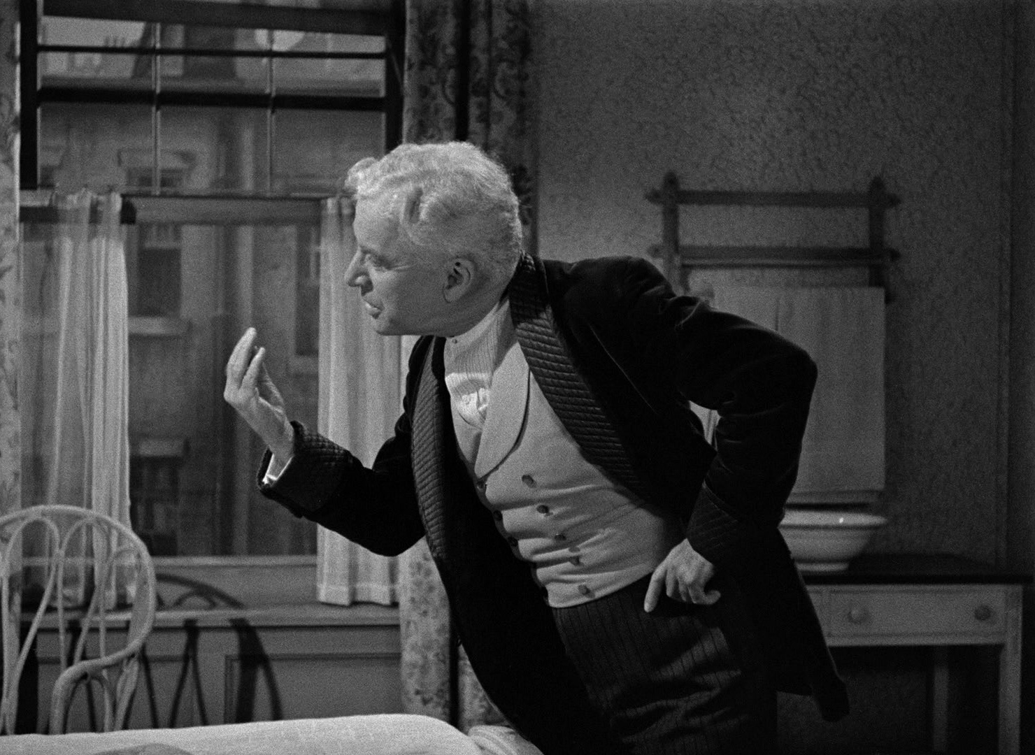 Limelight (1952), wide, 1.37:1 — film still