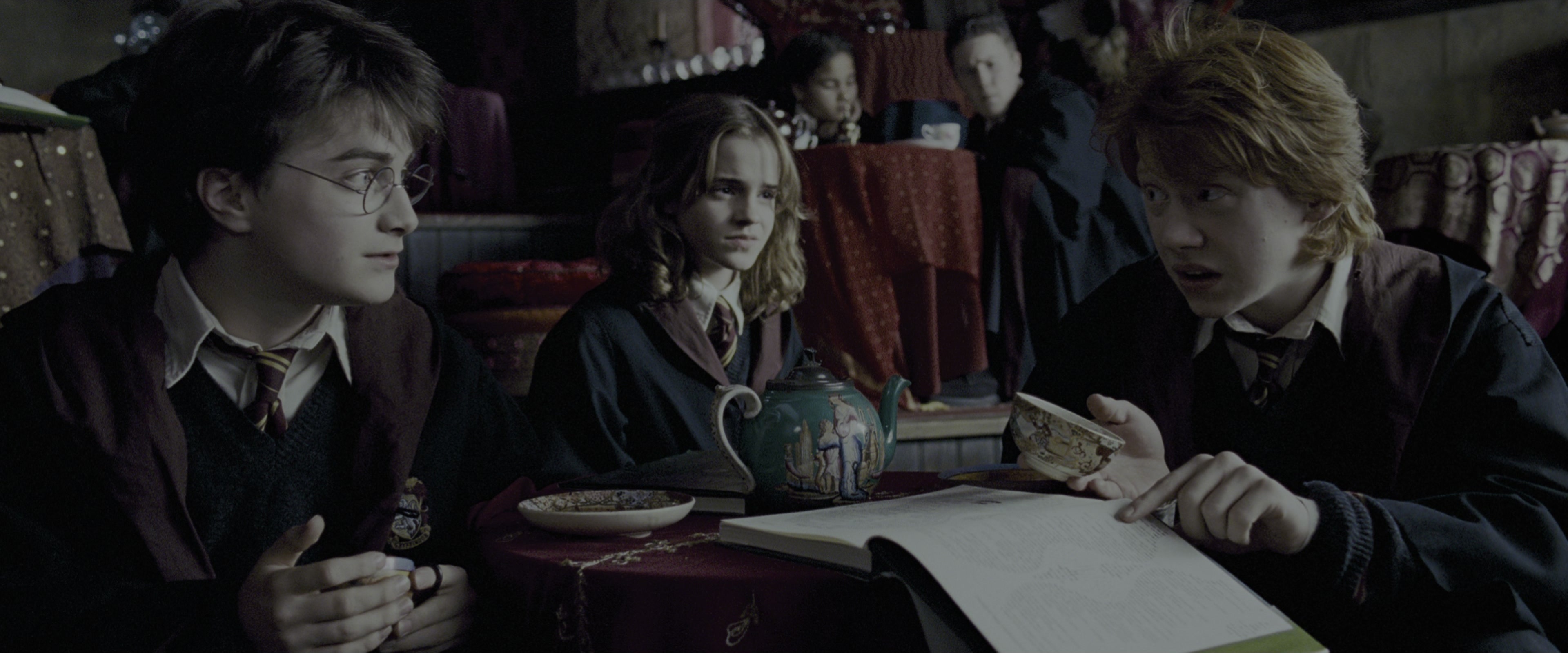 Harry Potter and the Prisoner of Azkaban (2004), wide, 2.40:1 — film still