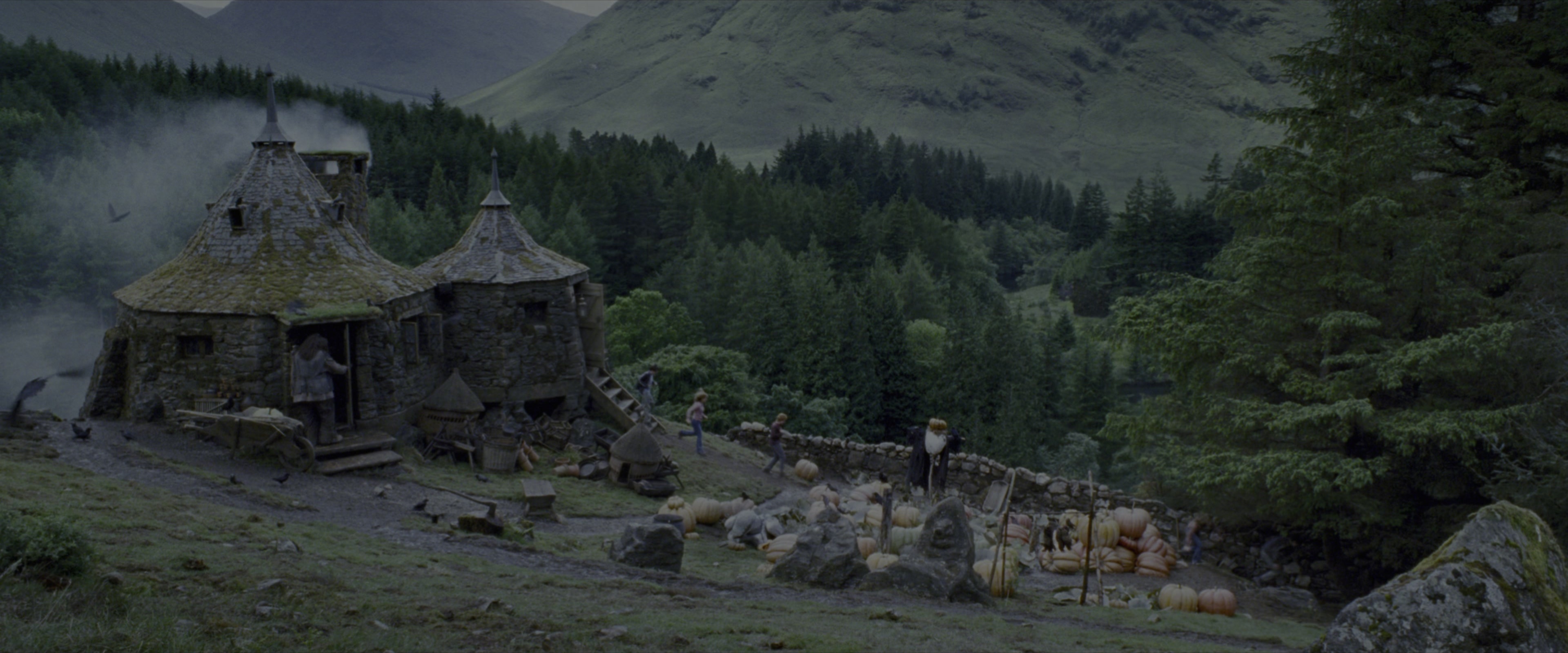 Harry Potter and the Prisoner of Azkaban (2004), wide, 2.40:1 — film still