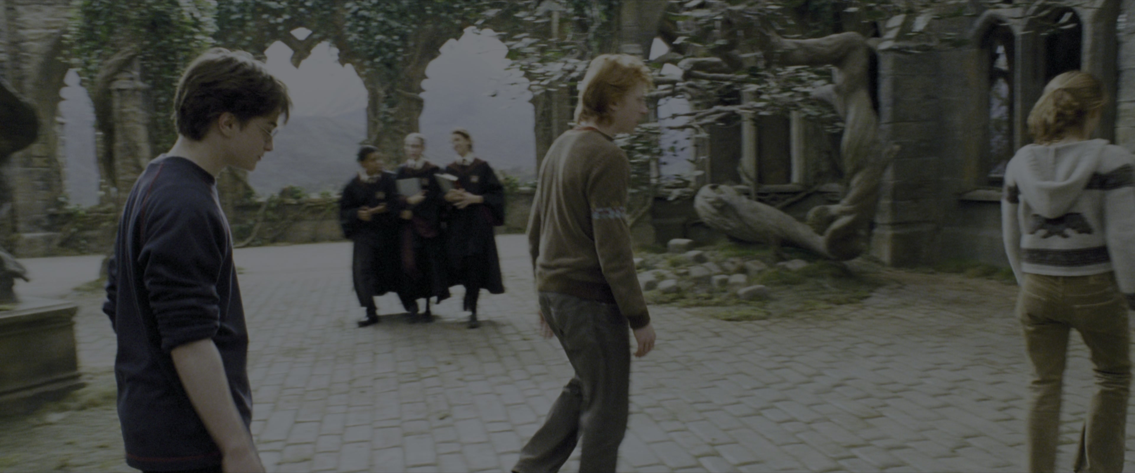 Harry Potter and the Prisoner of Azkaban (2004), wide, 2.40:1 — film still