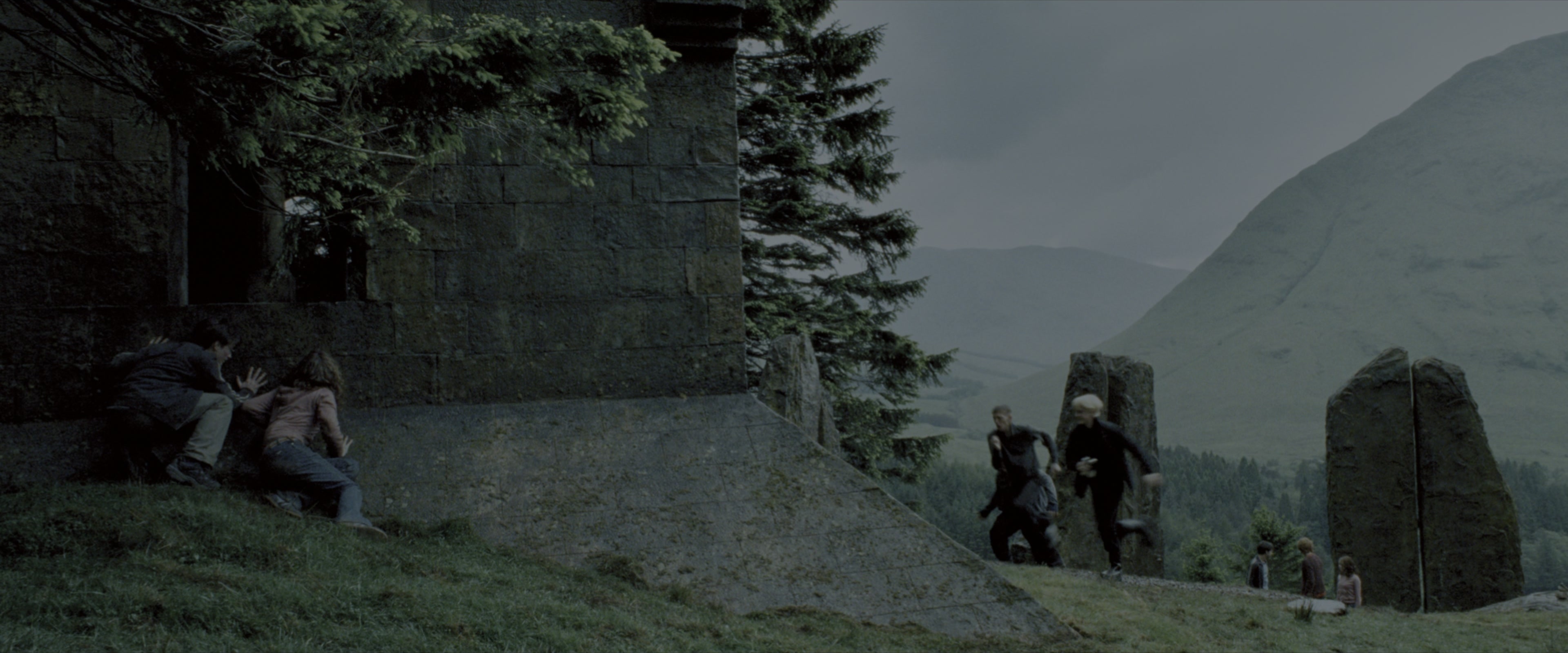 Harry Potter and the Prisoner of Azkaban (2004), wide, 2.40:1 — film still