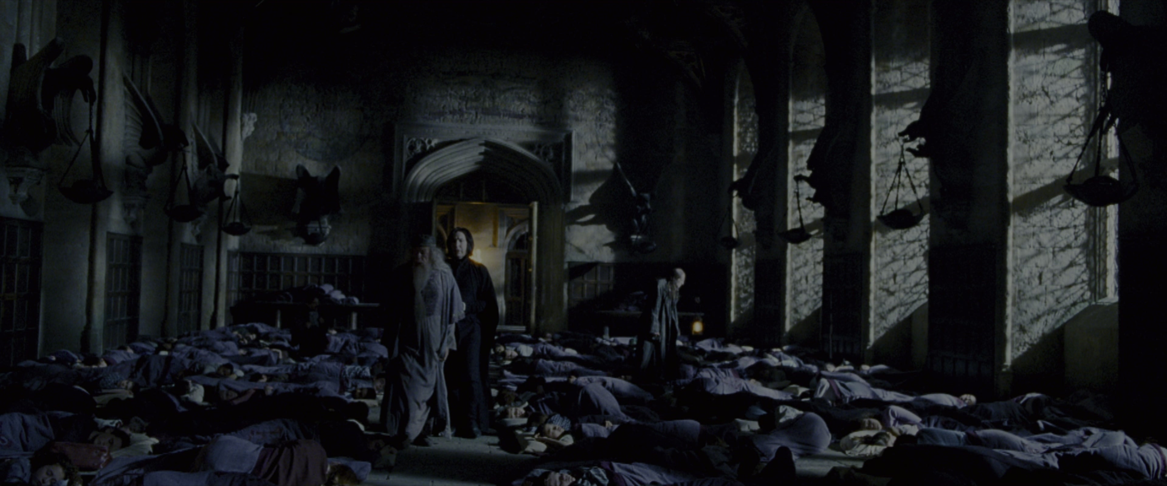 Harry Potter and the Prisoner of Azkaban (2004), wide, 2.40:1 — film still