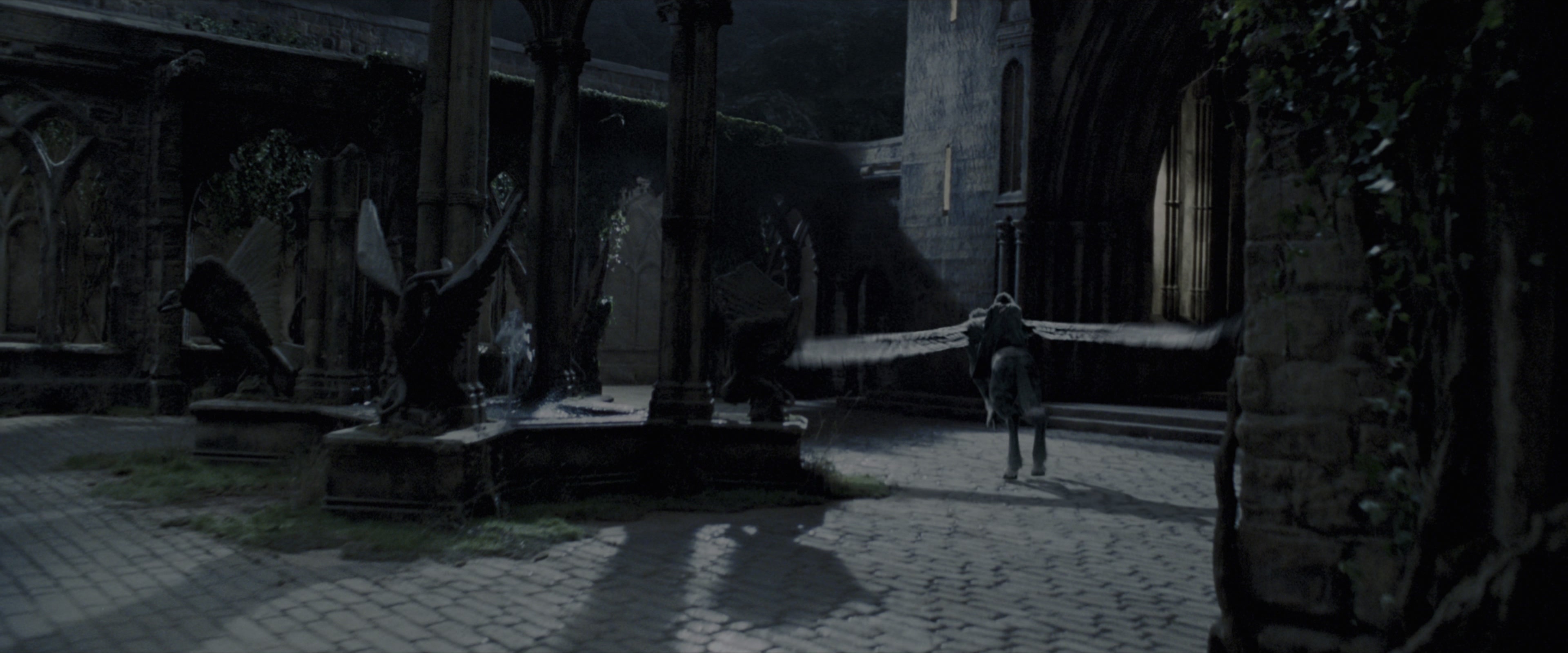 Harry Potter and the Prisoner of Azkaban (2004), wide, 2.40:1 — film still
