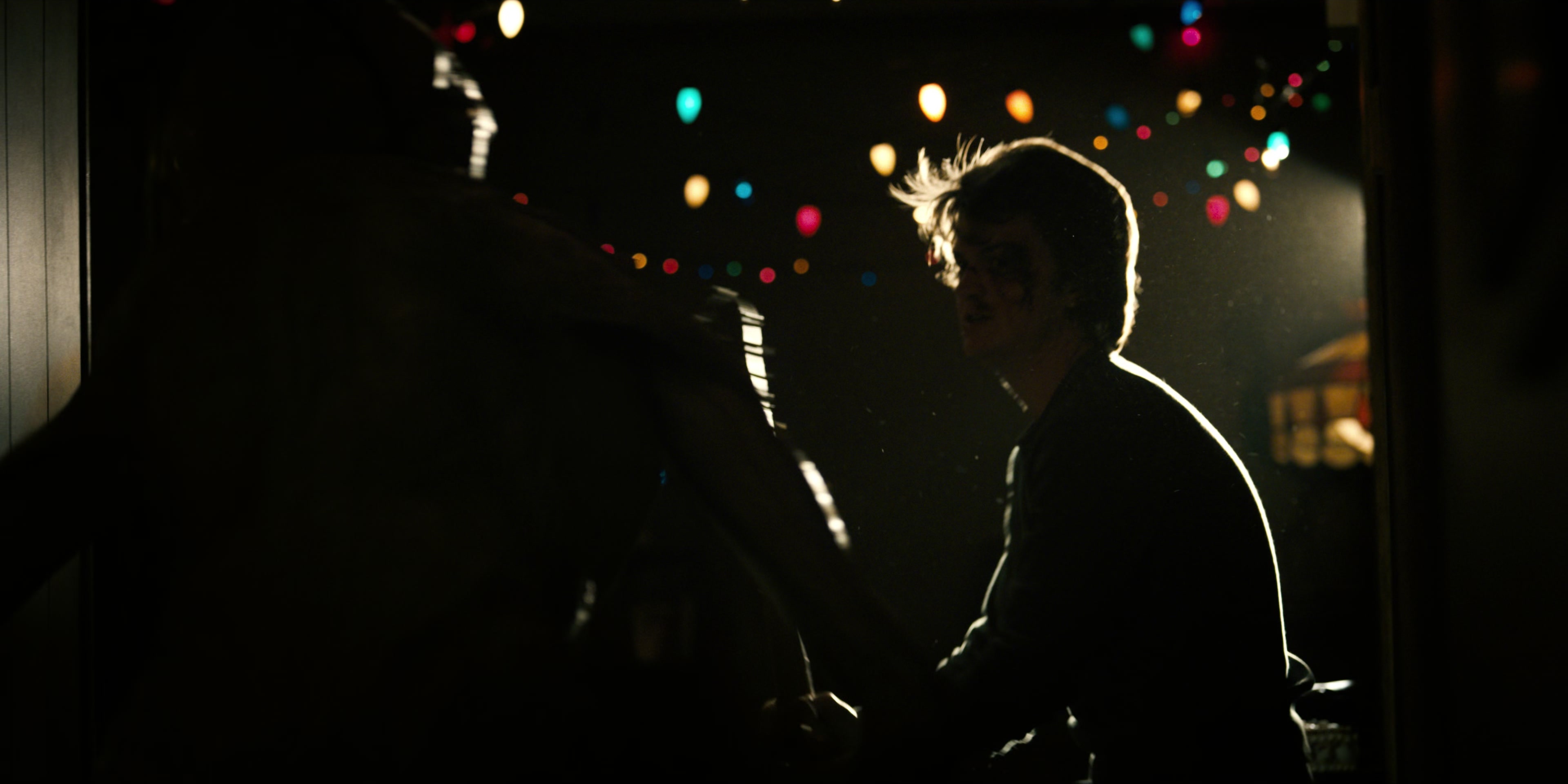 Stranger Things (2016), wide, 2.00:1 — film still
