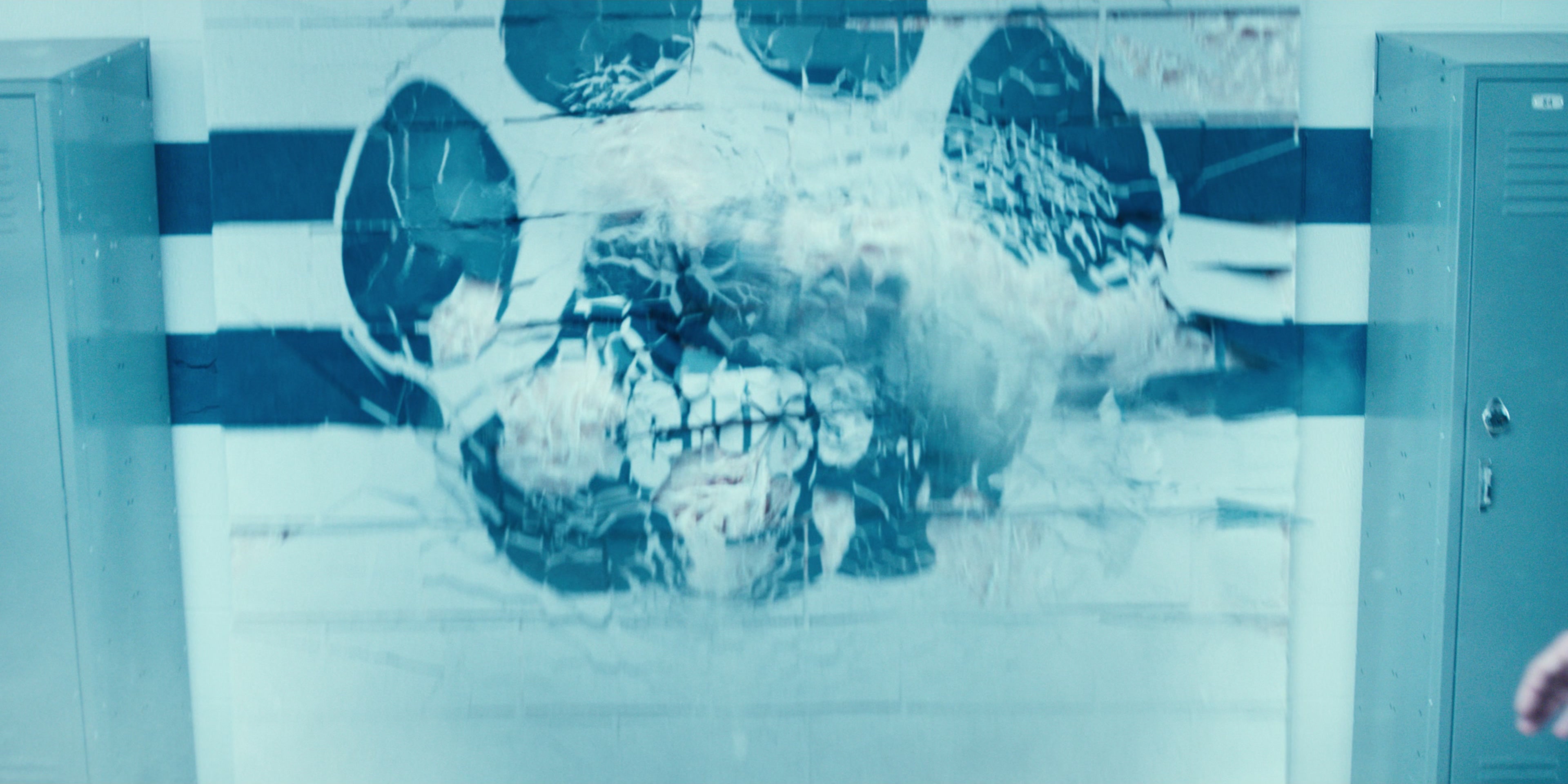 Stranger Things (2016), wide, 2.00:1 — film still