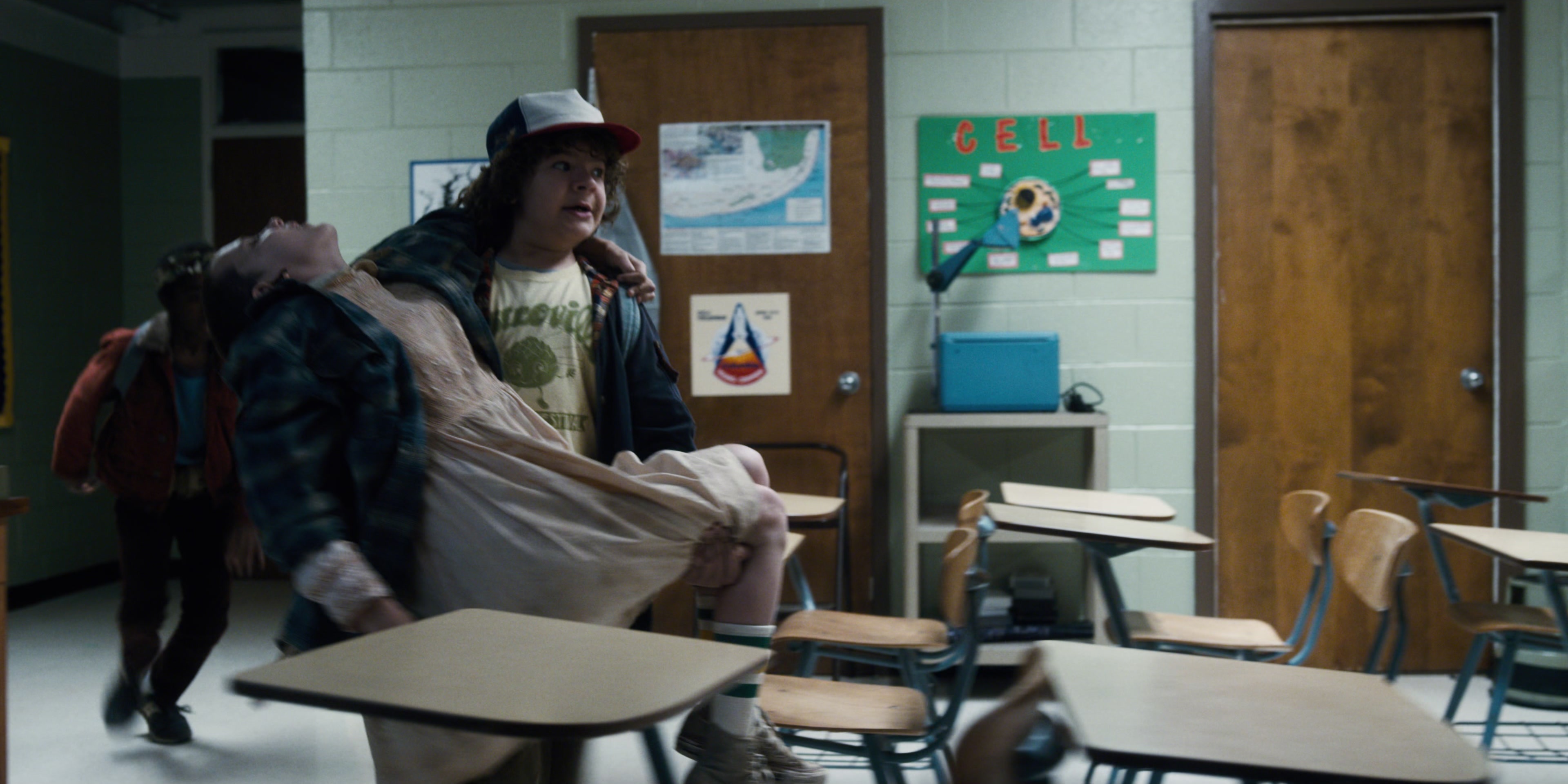 Stranger Things (2016), wide, 2.00:1 — film still