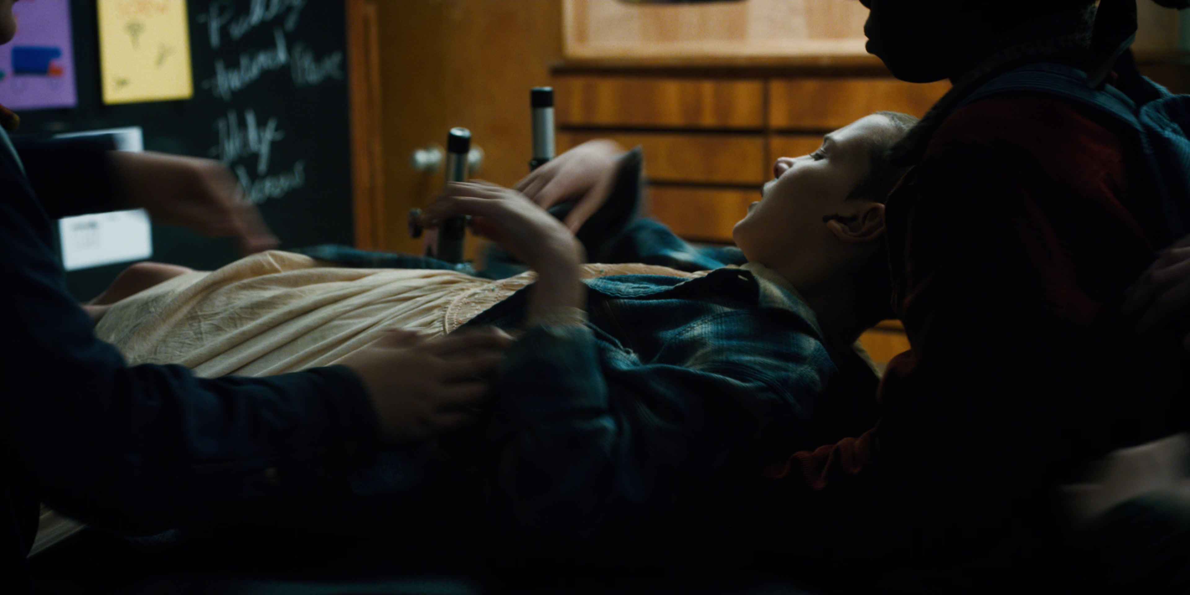Stranger Things (2016), unknown, 2.00:1 — film still