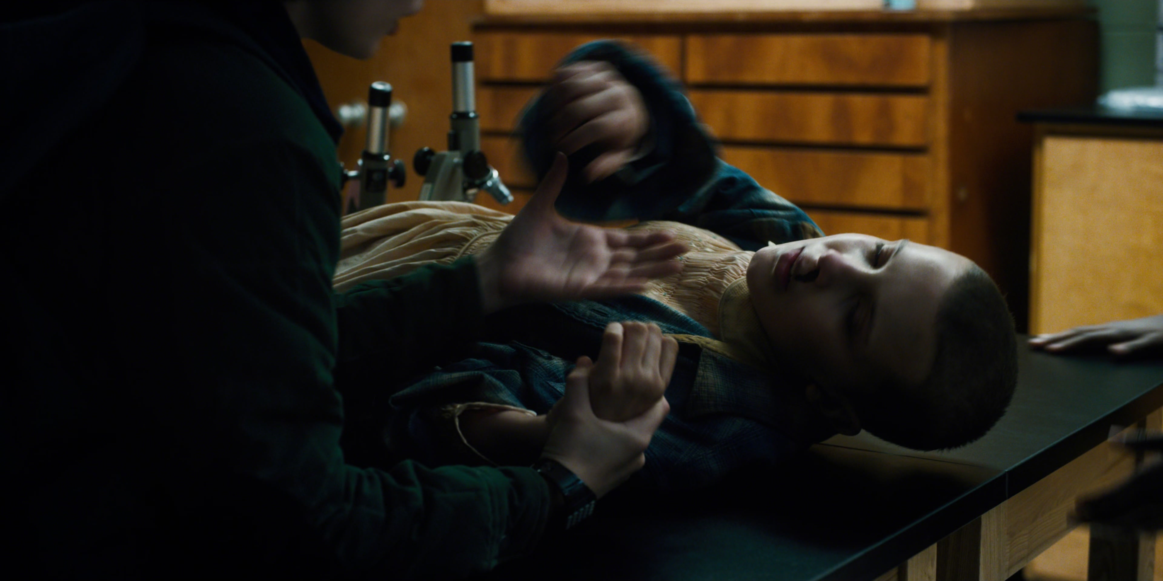 Stranger Things (2016), wide, 2.00:1 — film still
