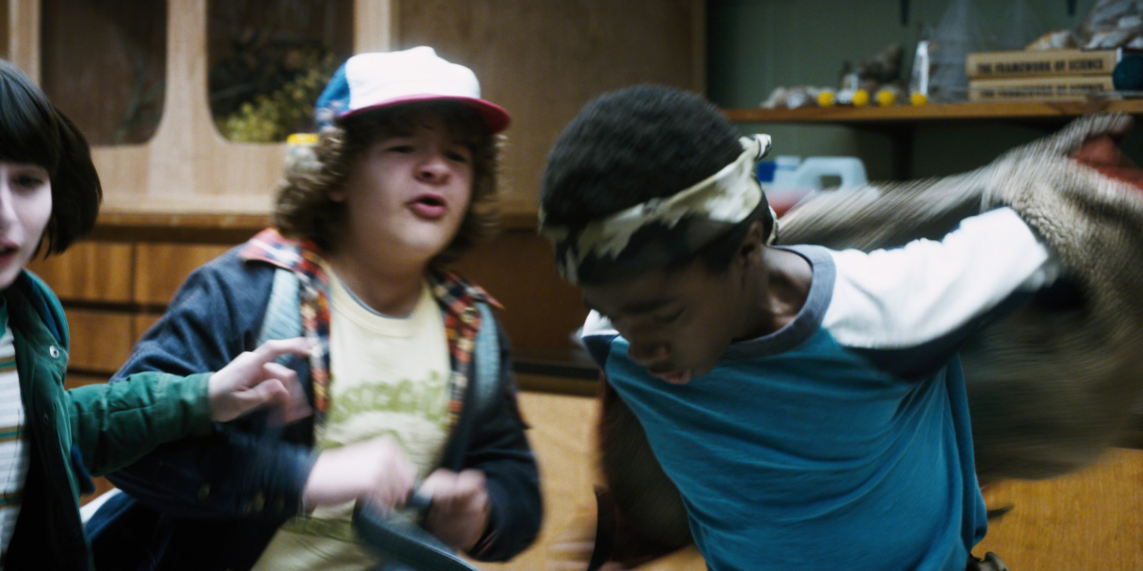 Stranger Things (2016), wide, 2.00:1 — film still