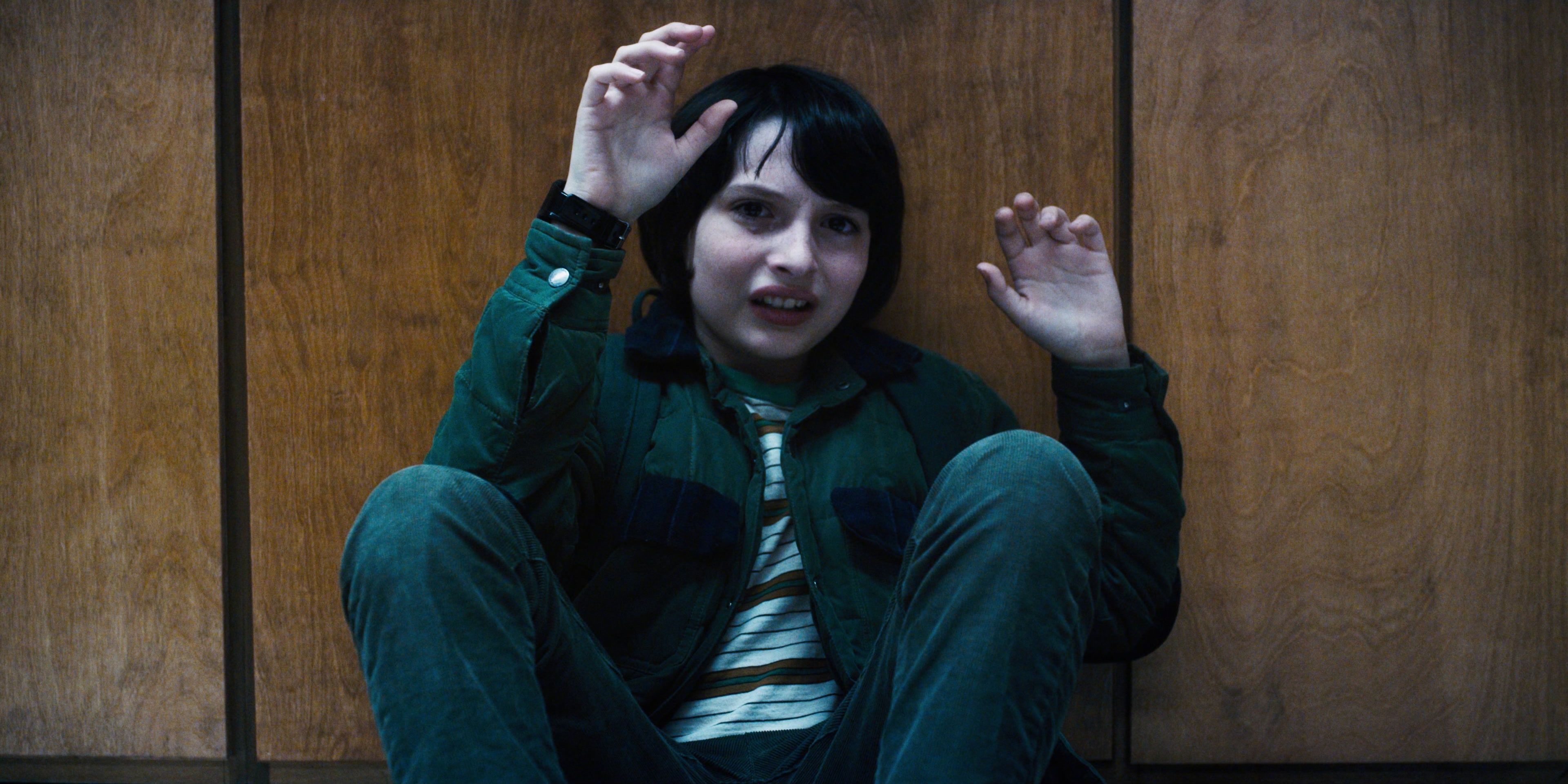 Stranger Things (2016), wide, 2.00:1 — film still