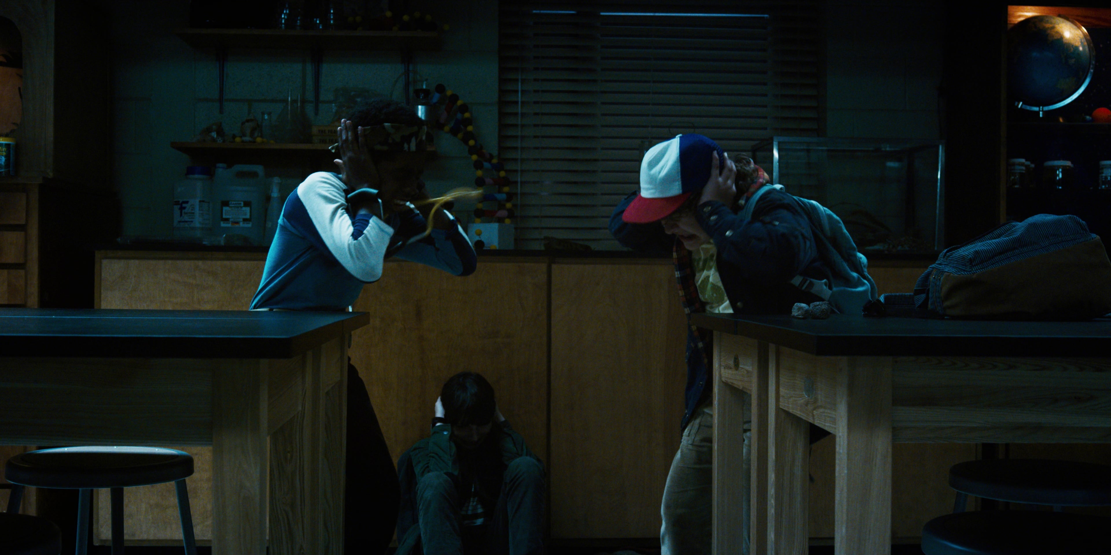 Stranger Things (2016), wide, 2.00:1 — film still