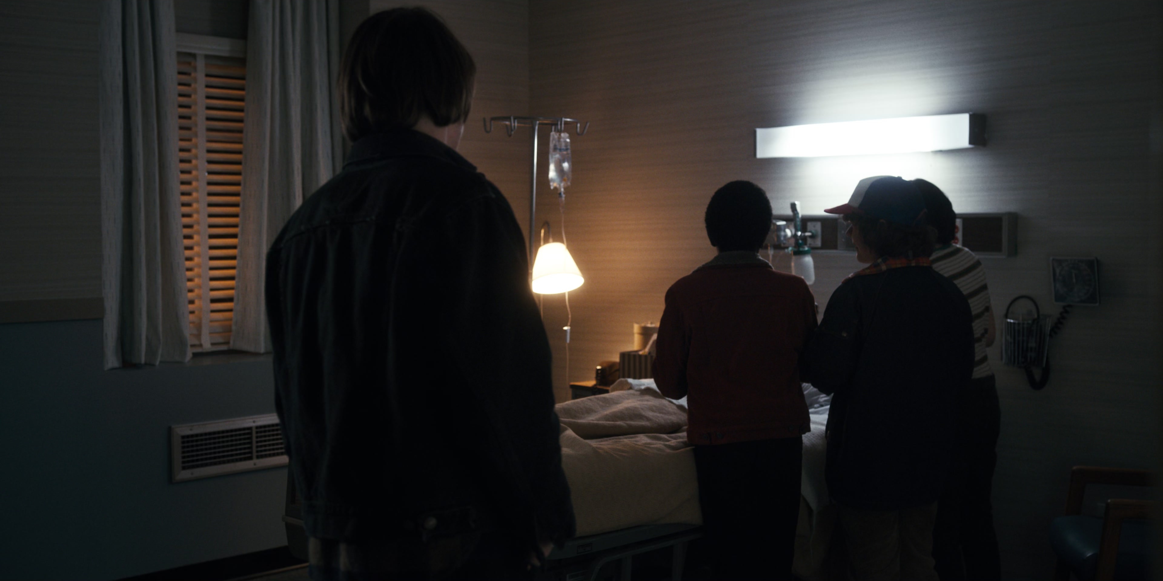 Stranger Things (2016), wide, 2.00:1 — film still