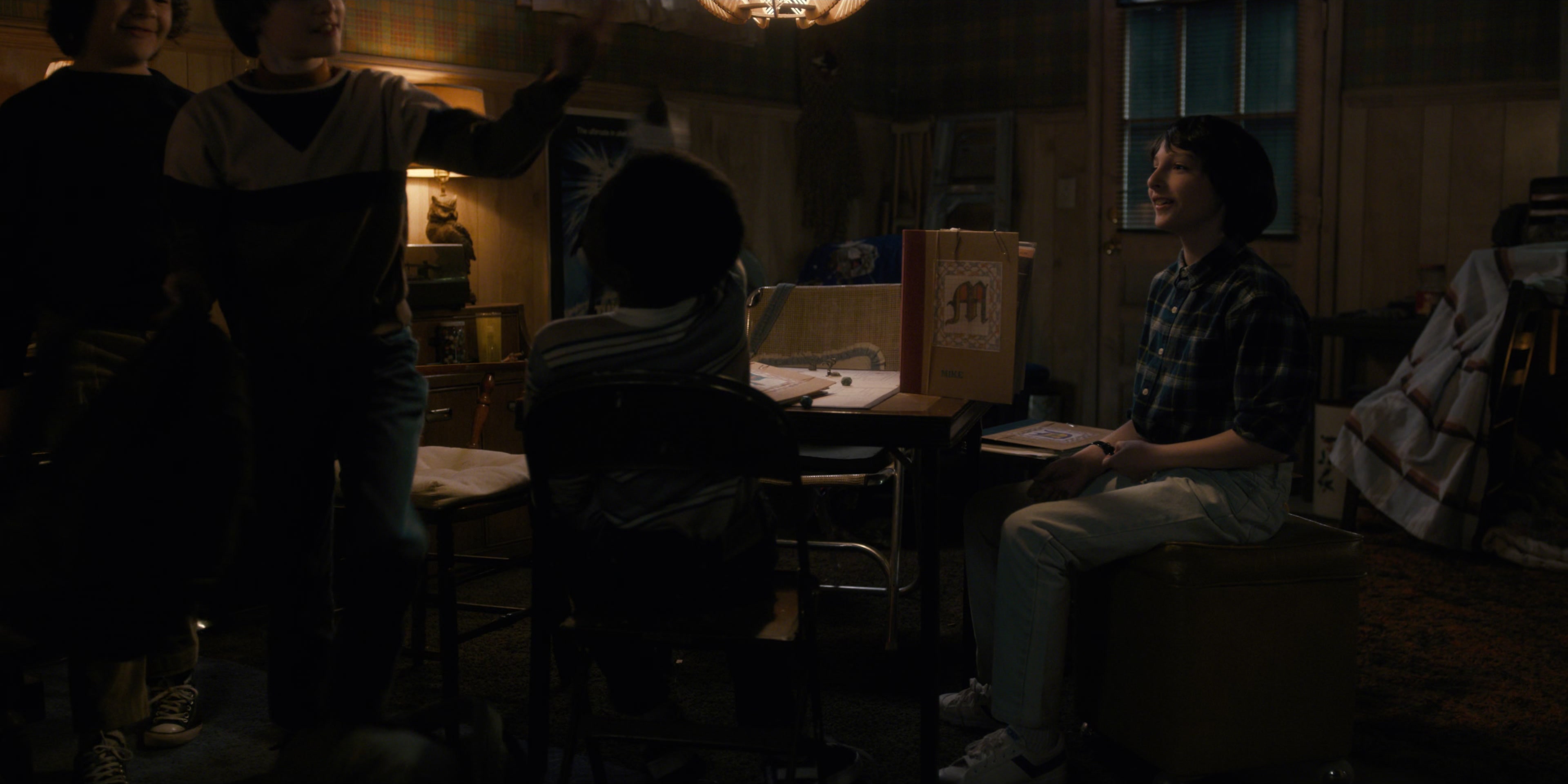 Stranger Things (2016), wide, 2.00:1 — film still