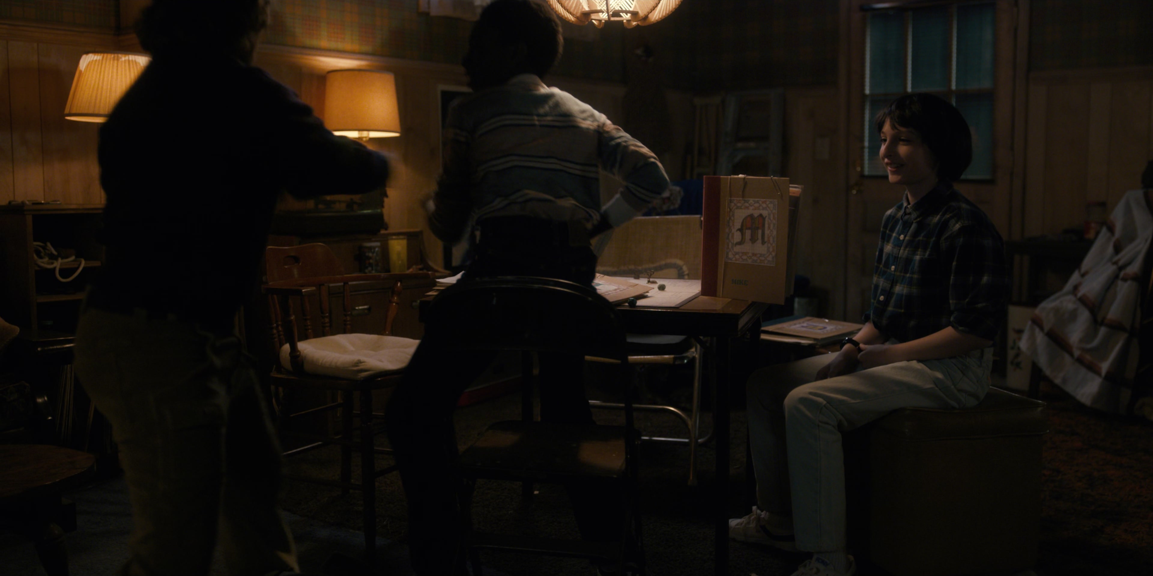 Stranger Things (2016), wide, 2.00:1 — film still