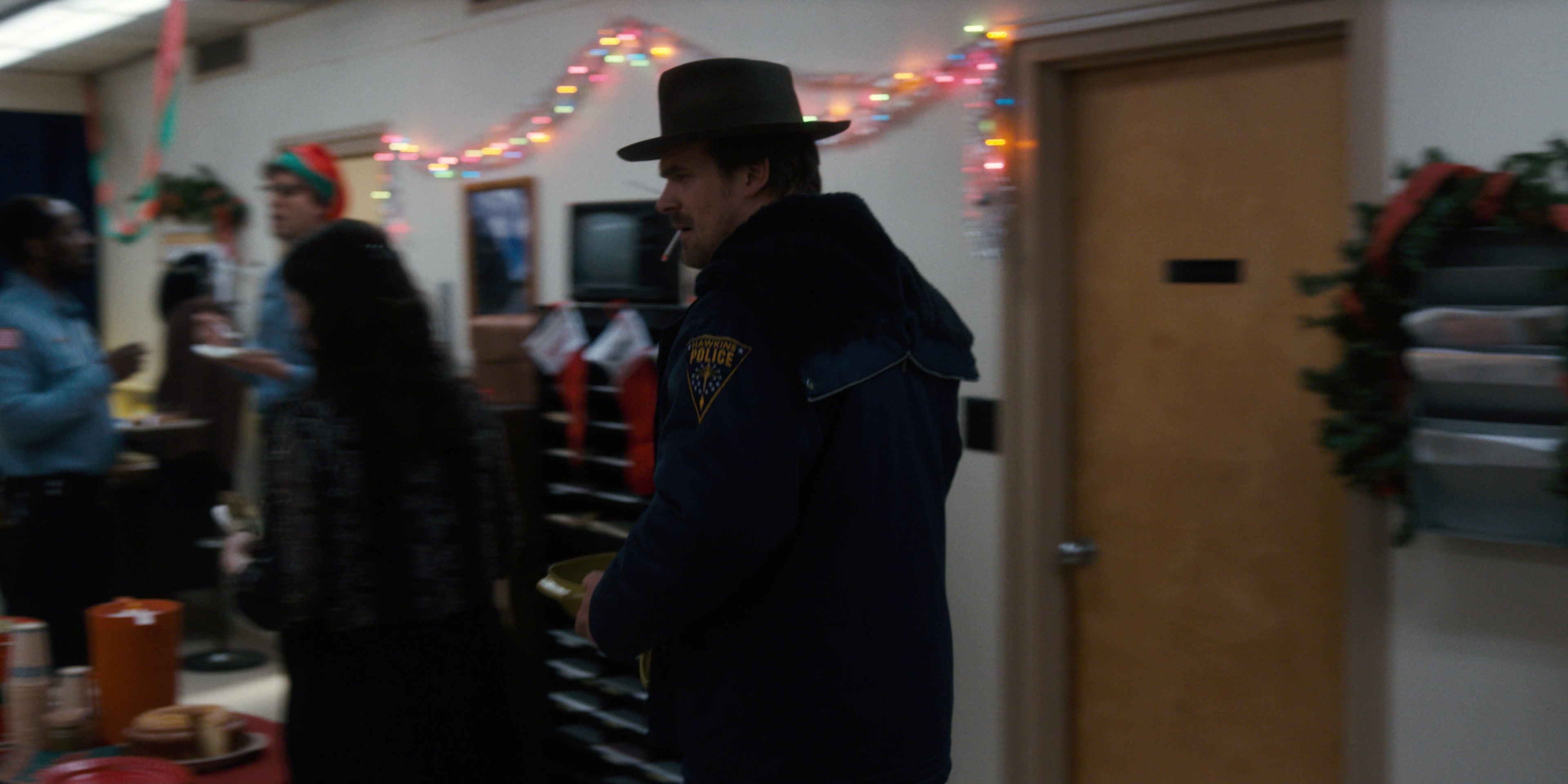 Stranger Things (2016), wide, 2.00:1 — film still