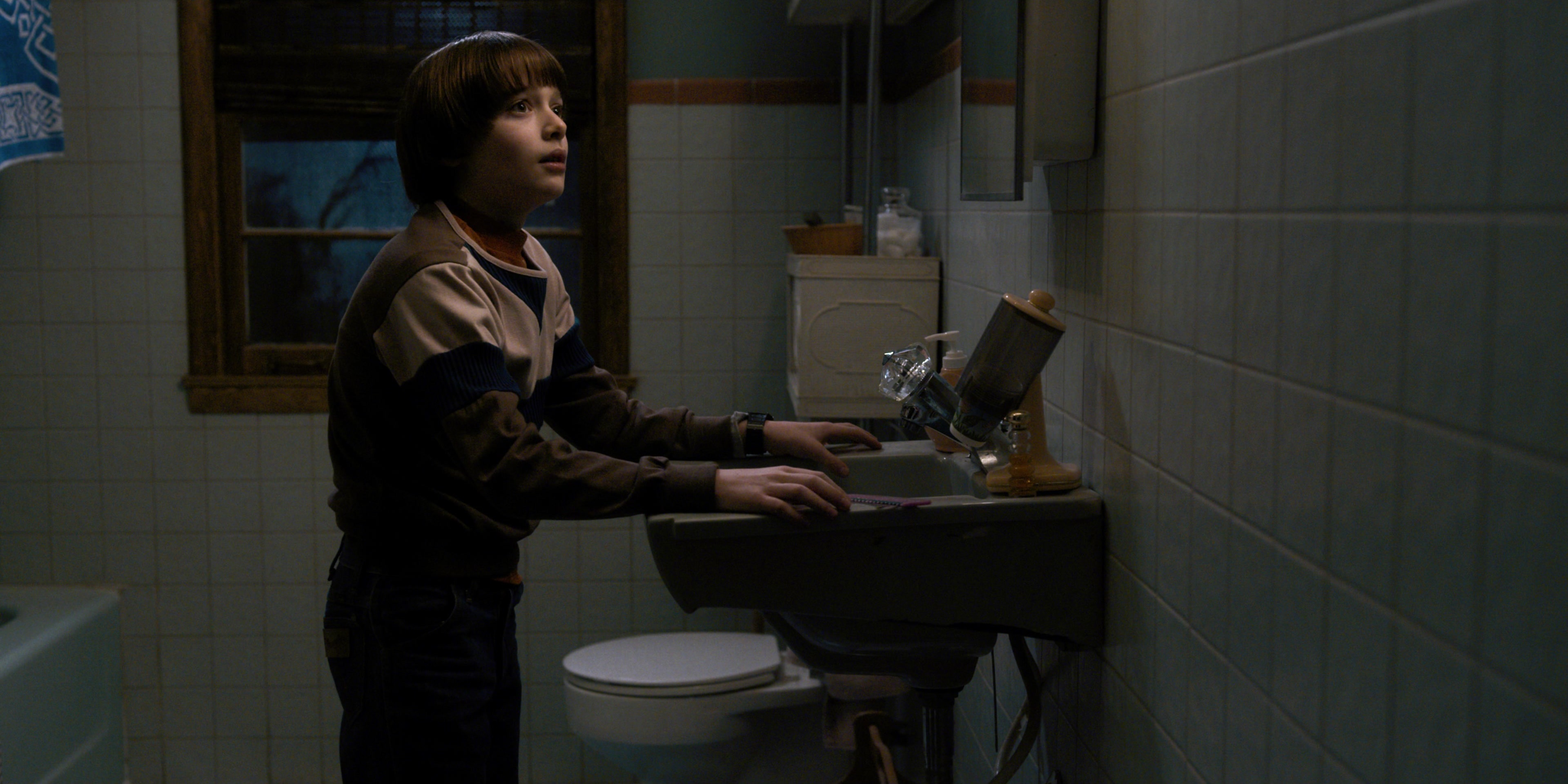 Stranger Things (2016), wide, 2.00:1 — film still