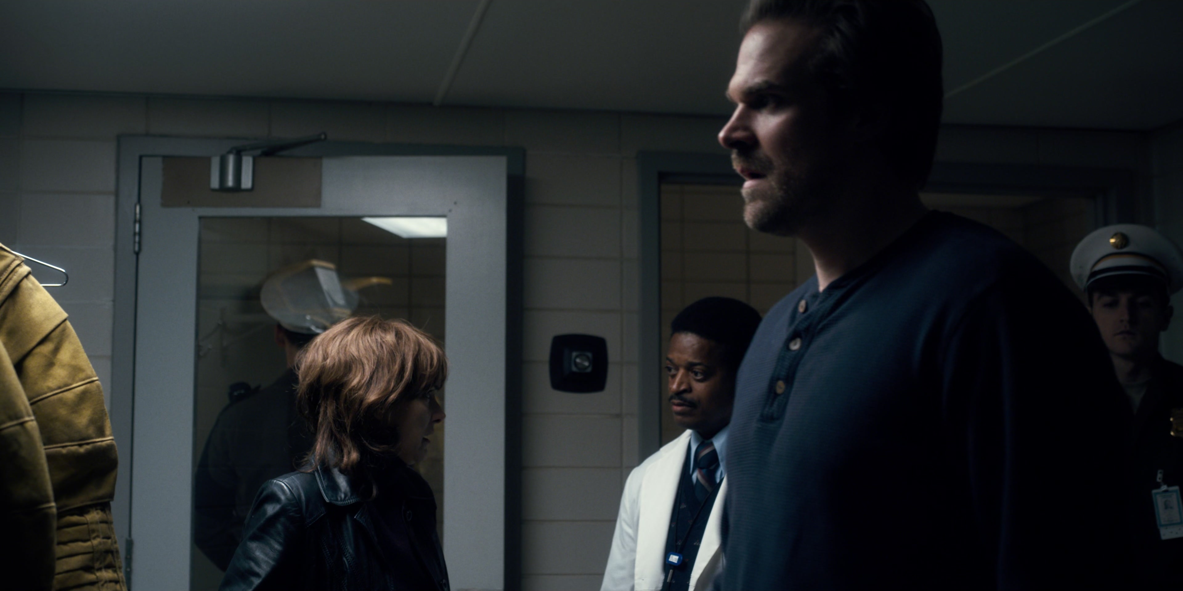 Stranger Things (2016), wide, 2.00:1 — film still