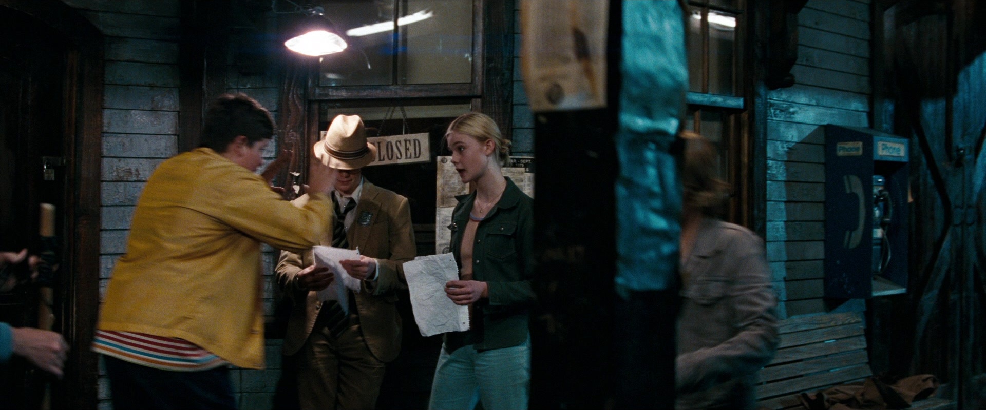 Super 8 (2011), wide, 2.40:1 — film still