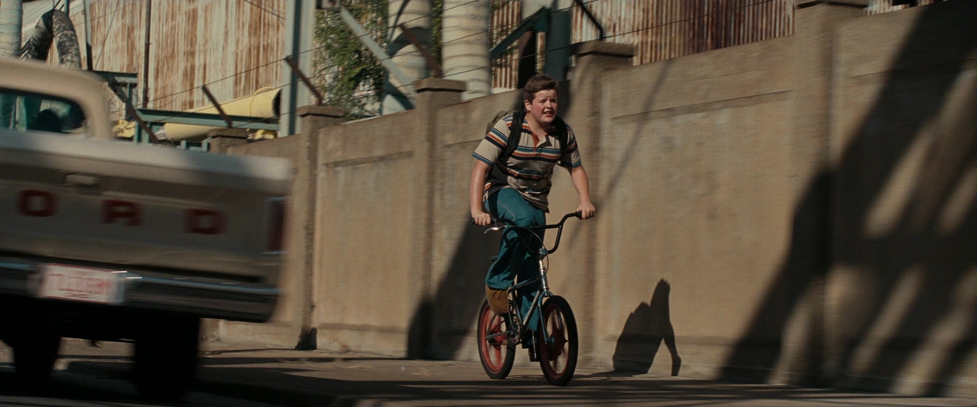 Super 8 (2011), wide, 2.40:1 — film still