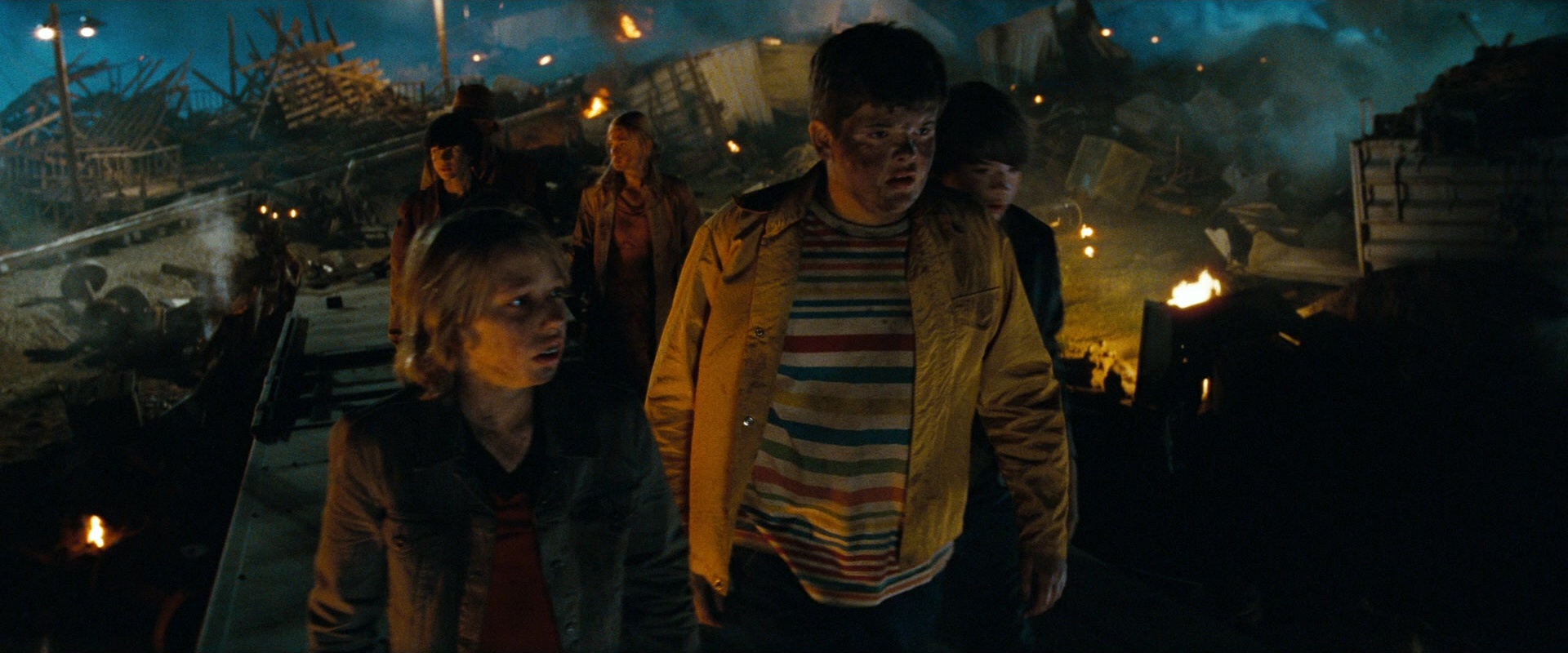 Super 8 (2011), wide, 2.40:1 — film still