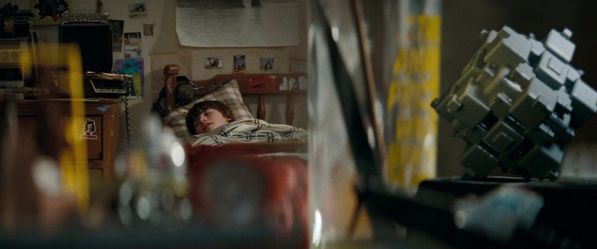 Super 8 (2011), wide, 2.40:1 — film still