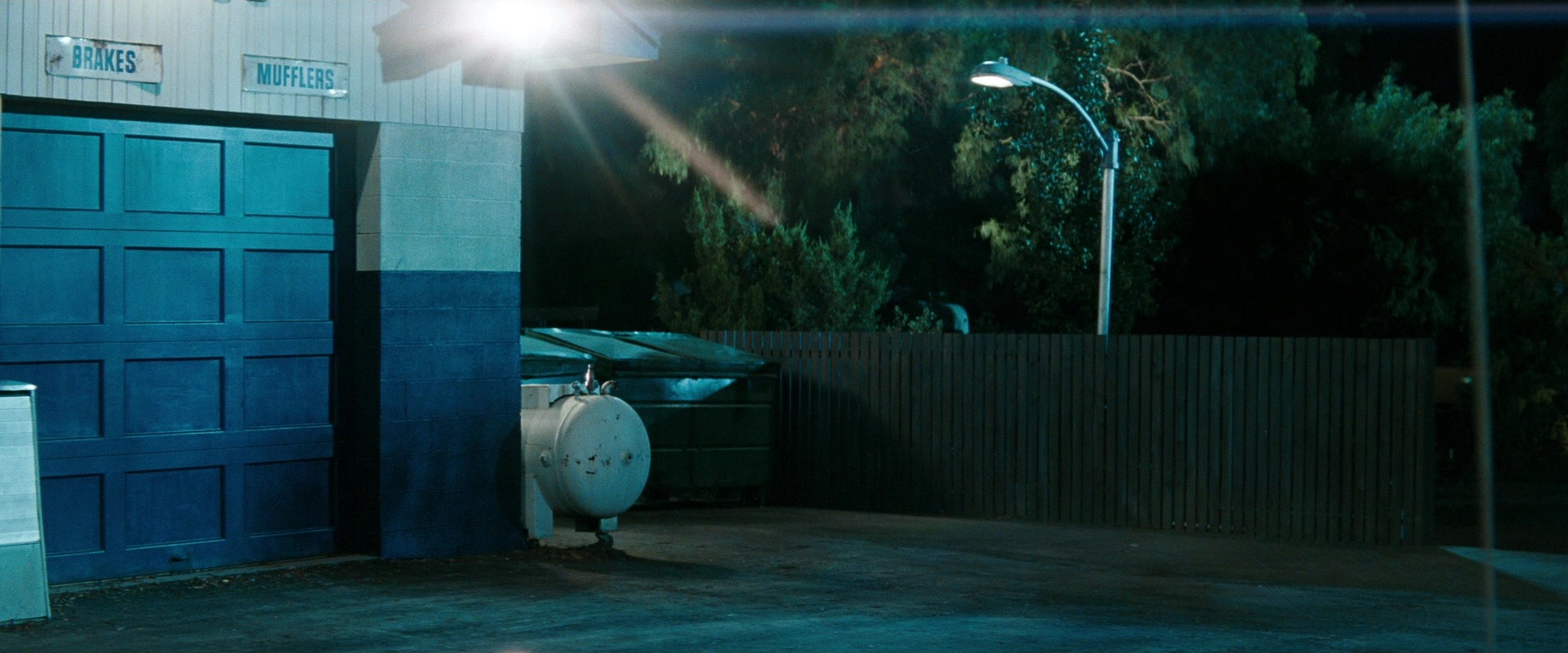 Super 8 (2011), wide, 2.40:1 — film still