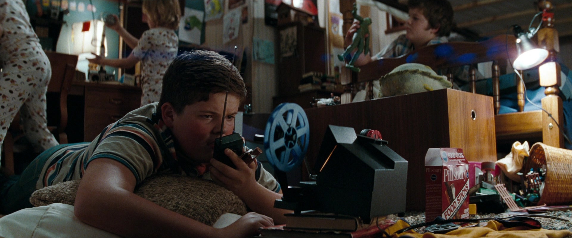 Super 8 (2011), wide, 2.40:1 — film still