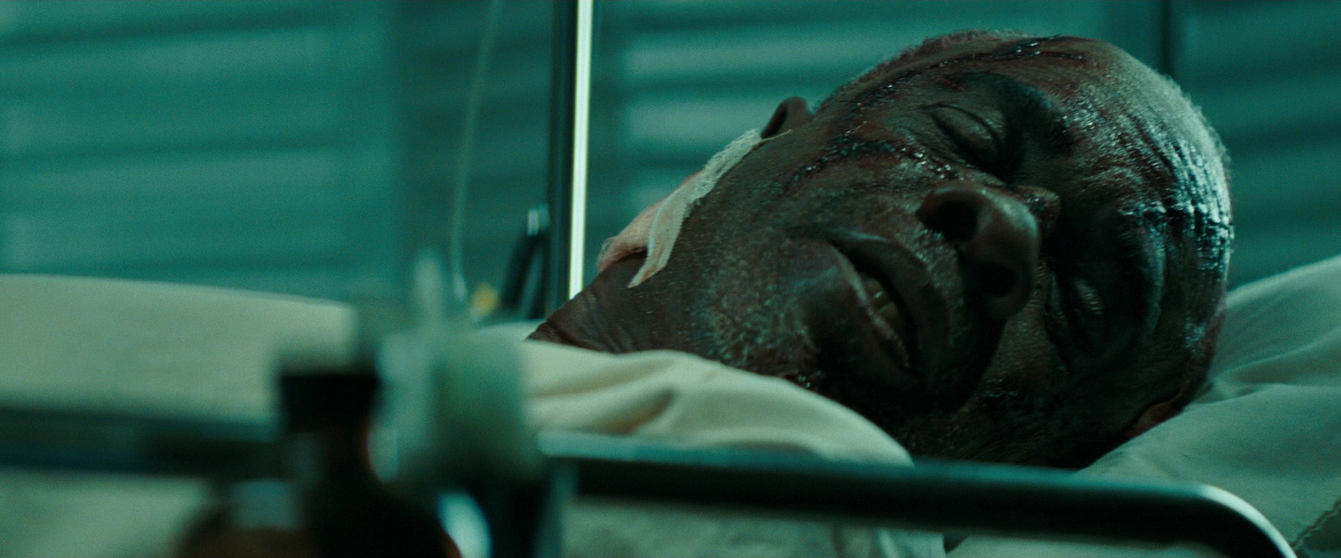 Super 8 (2011), wide, 2.40:1 — film still