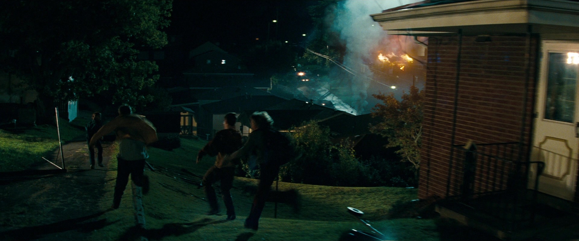 Super 8 (2011), wide, 2.40:1 — film still