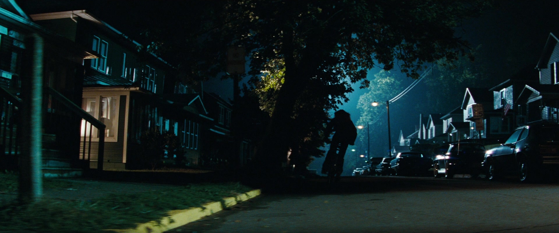 Super 8 (2011), wide, 2.40:1 — film still