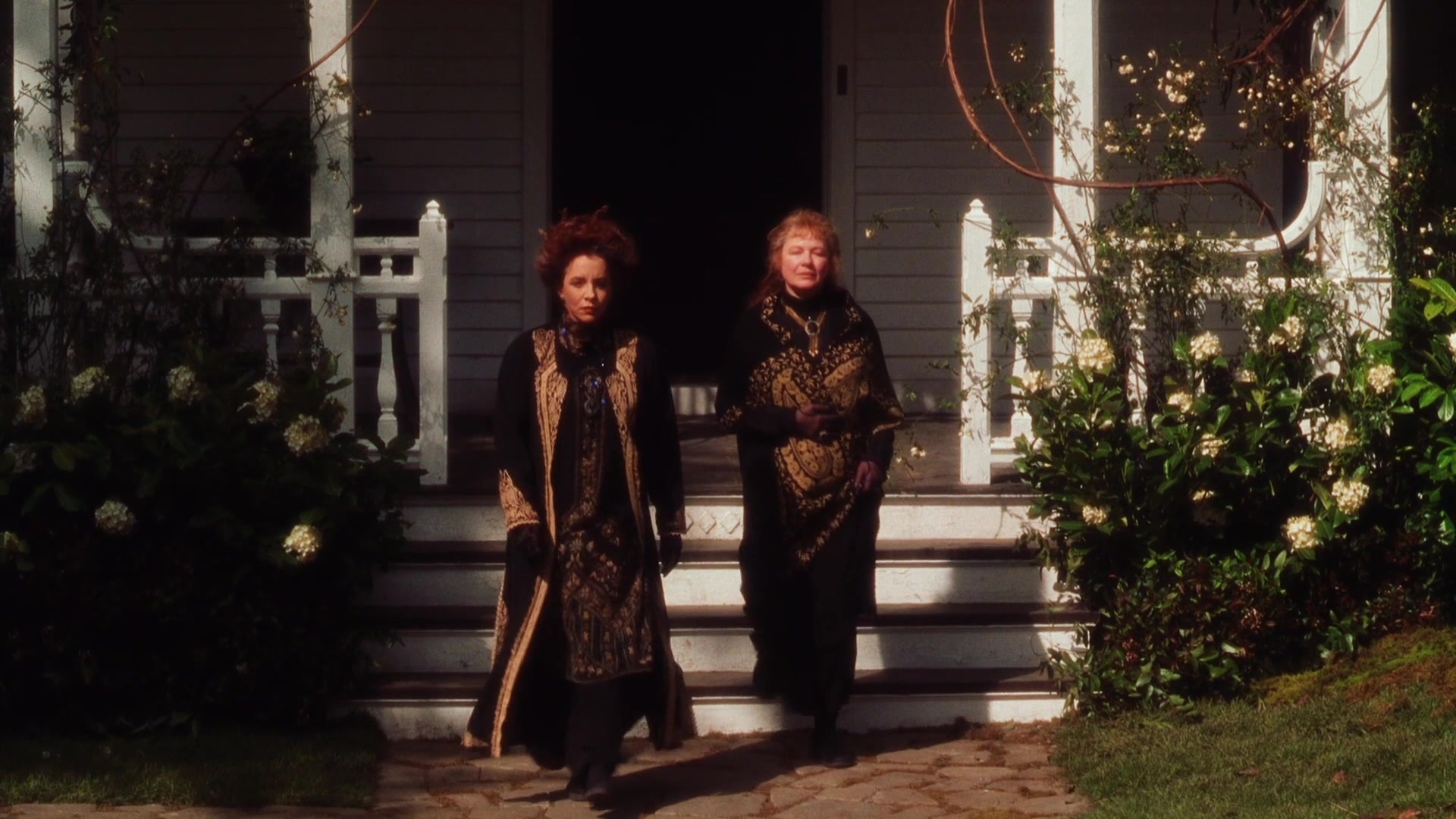 Practical Magic (1998), wide, 1.78:1 — film still