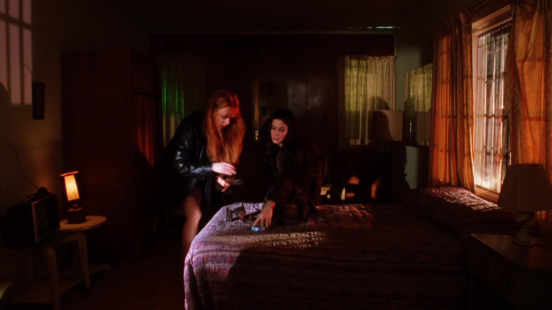 Practical Magic (1998), wide, 1.78:1 — film still