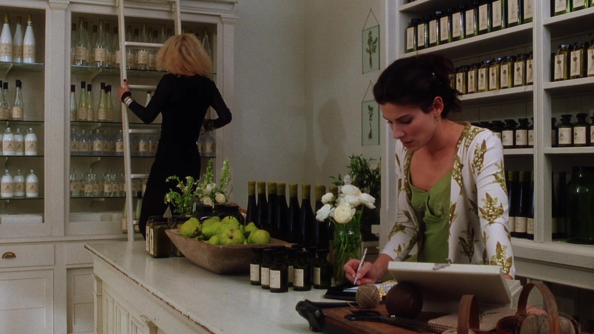 Practical Magic (1998), wide, 1.78:1 — film still