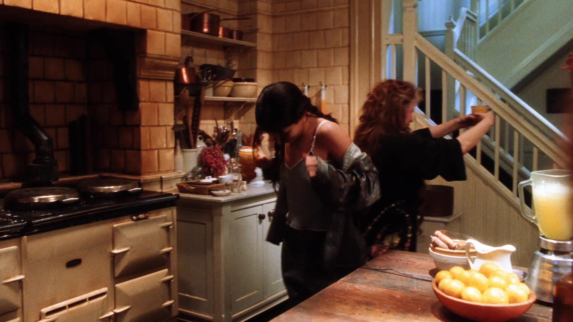 Practical Magic (1998), wide, 1.78:1 — film still