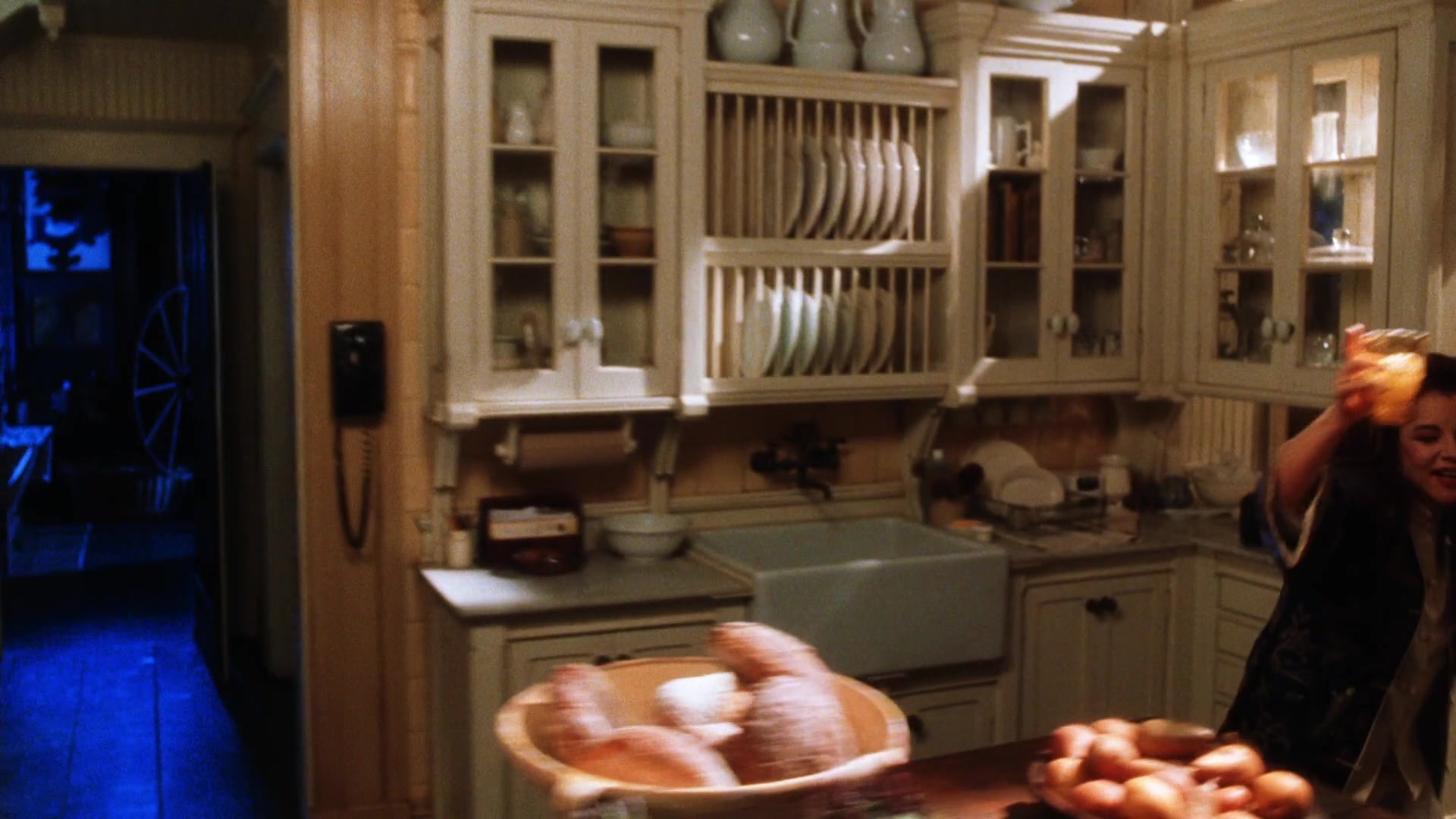 Practical Magic (1998), wide, 1.78:1 — film still