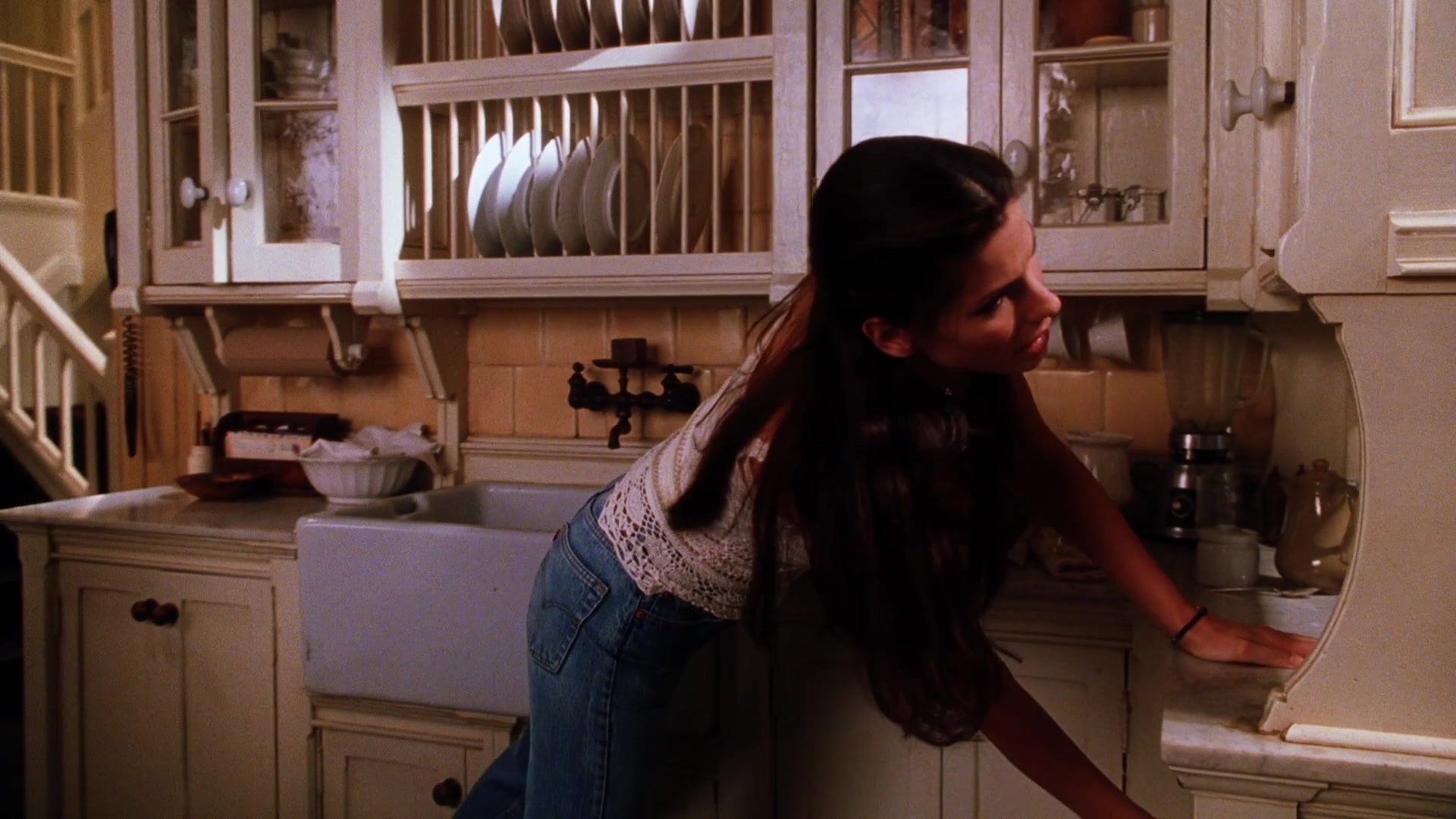 Practical Magic (1998), wide, 1.78:1 — film still