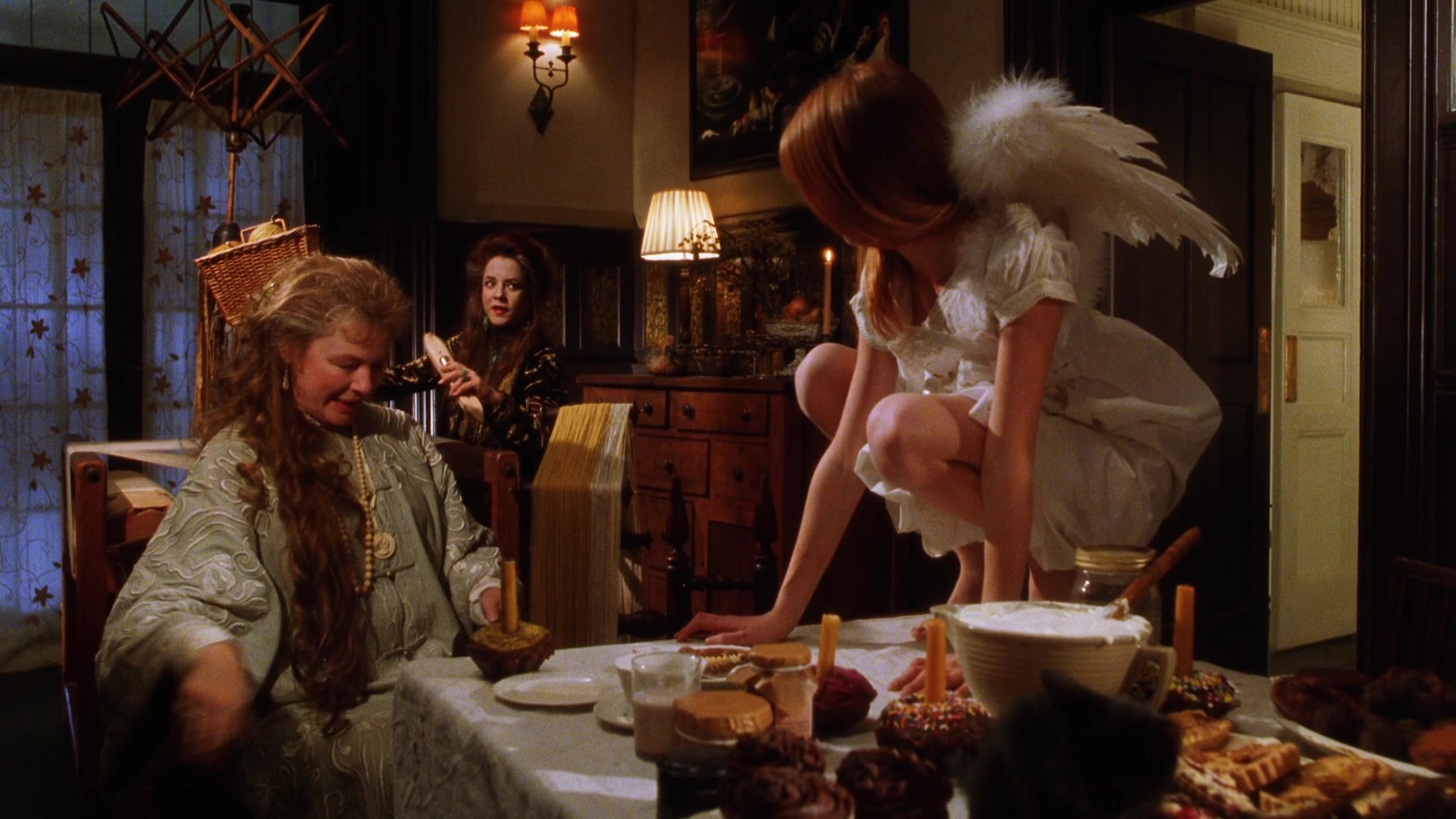 Practical Magic (1998), wide, 1.78:1 — film still