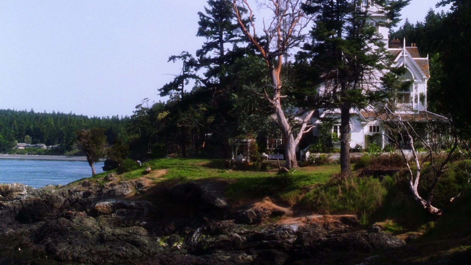Practical Magic (1998), wide, 1.78:1 — film still