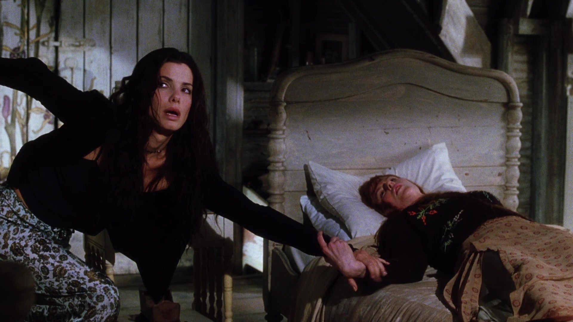 Practical Magic (1998), wide, 1.78:1 — film still