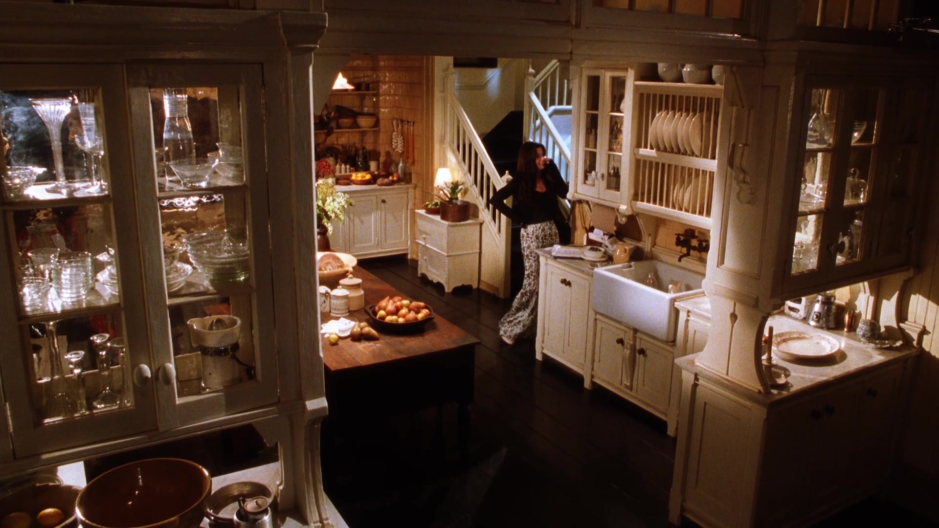 Practical Magic (1998), wide, 1.78:1 — film still