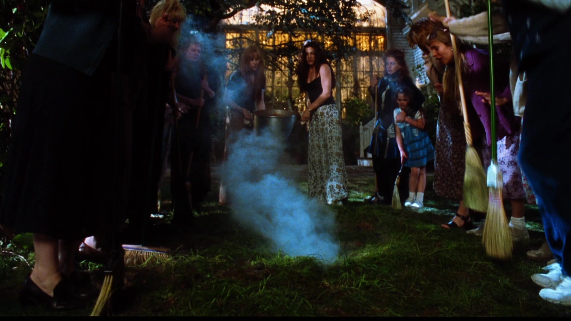 Practical Magic (1998), wide, 1.78:1 — film still