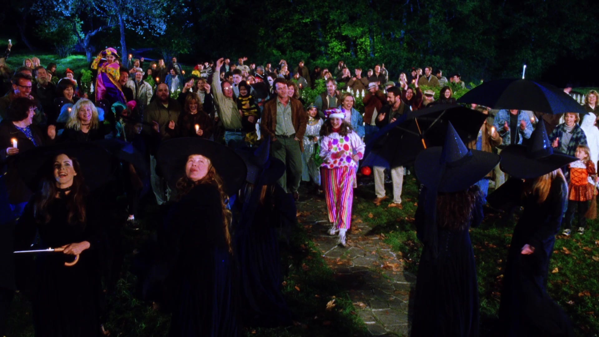 Practical Magic (1998), wide, 1.78:1 — film still