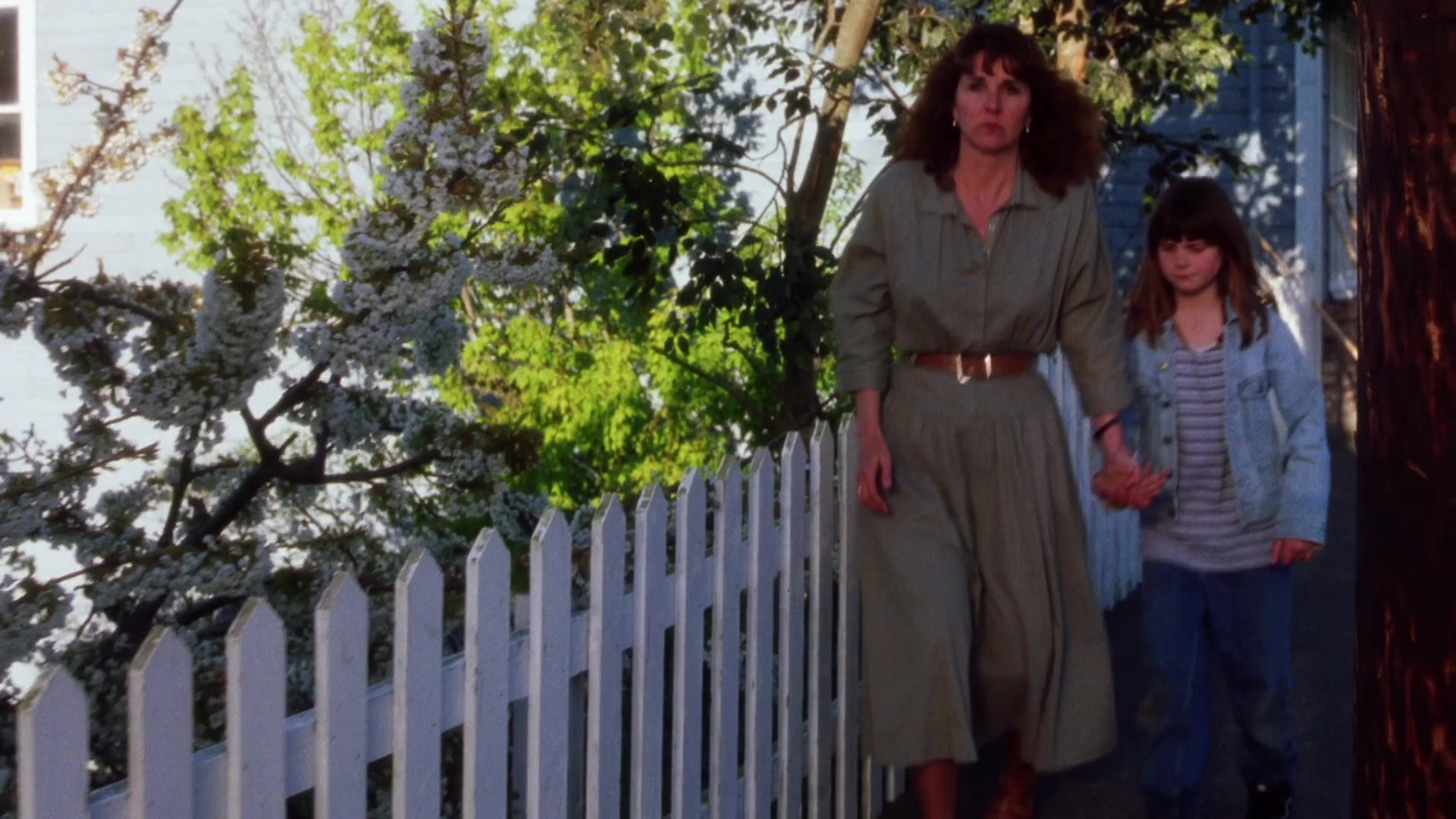 Practical Magic (1998), wide, 1.78:1 — film still