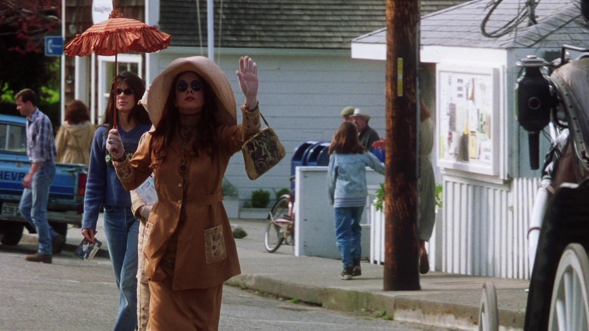 Practical Magic (1998), wide, 1.78:1 — film still