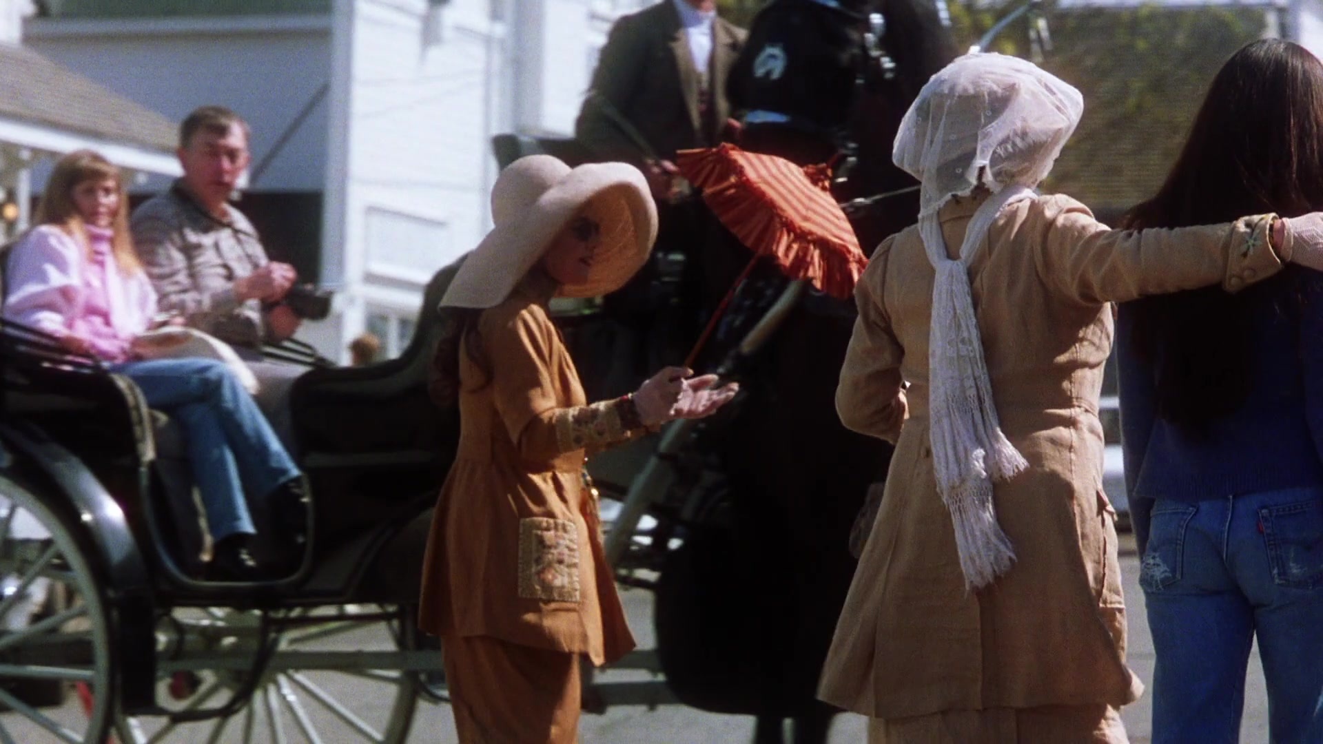 Practical Magic (1998), wide, 1.78:1 — film still