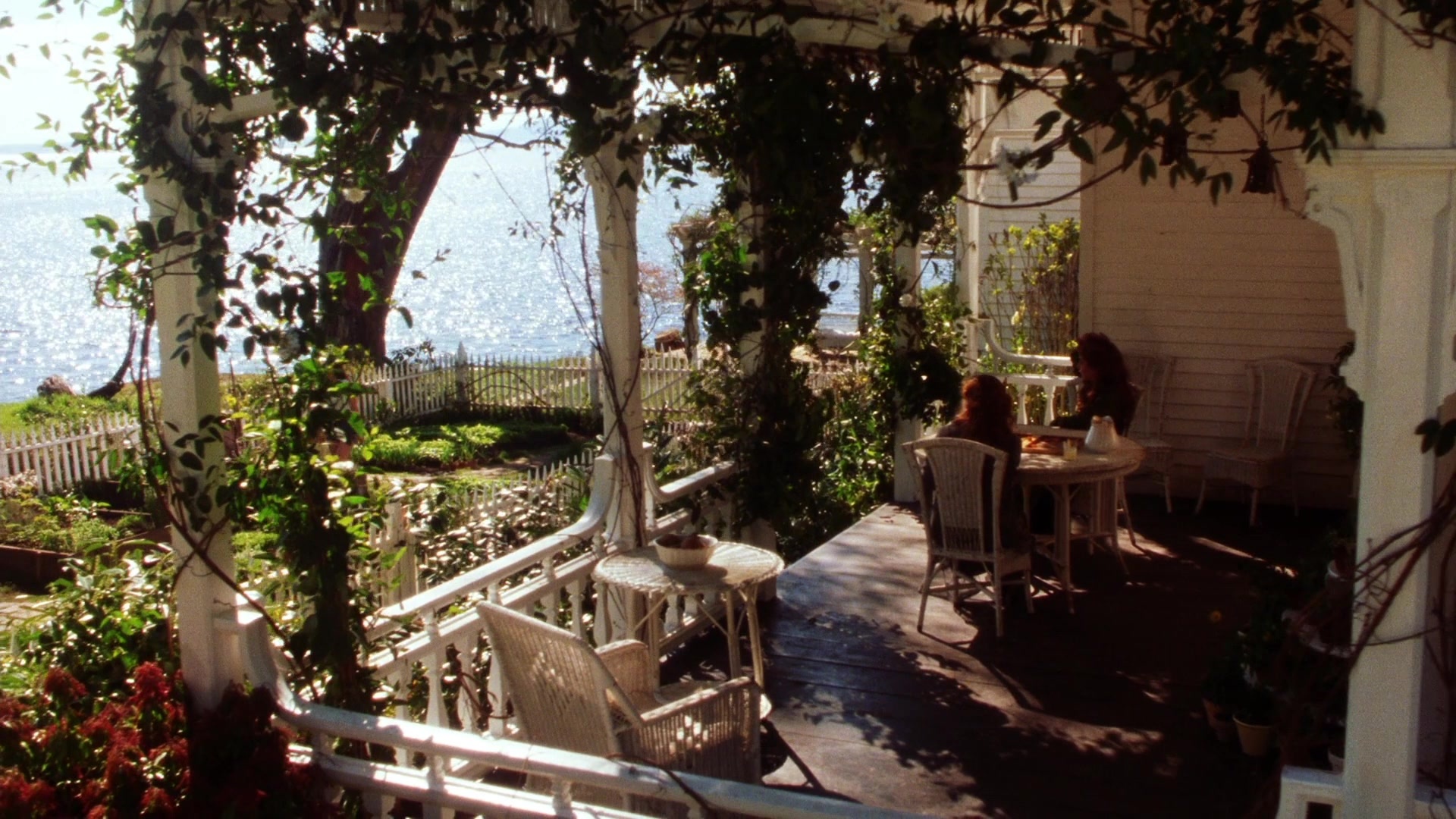 Practical Magic (1998), wide, 1.78:1 — film still