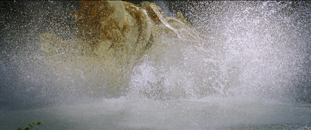 Frame from Bãhubali 2: The Conclusion — water, fountain