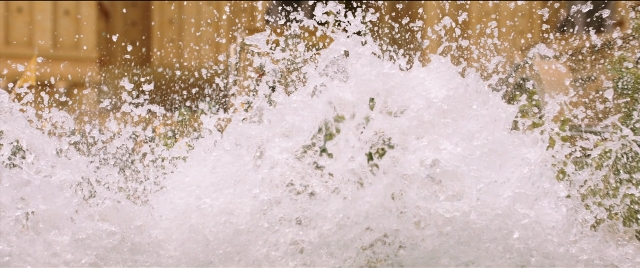 Frame from Bãhubali 2: The Conclusion — water, fountain