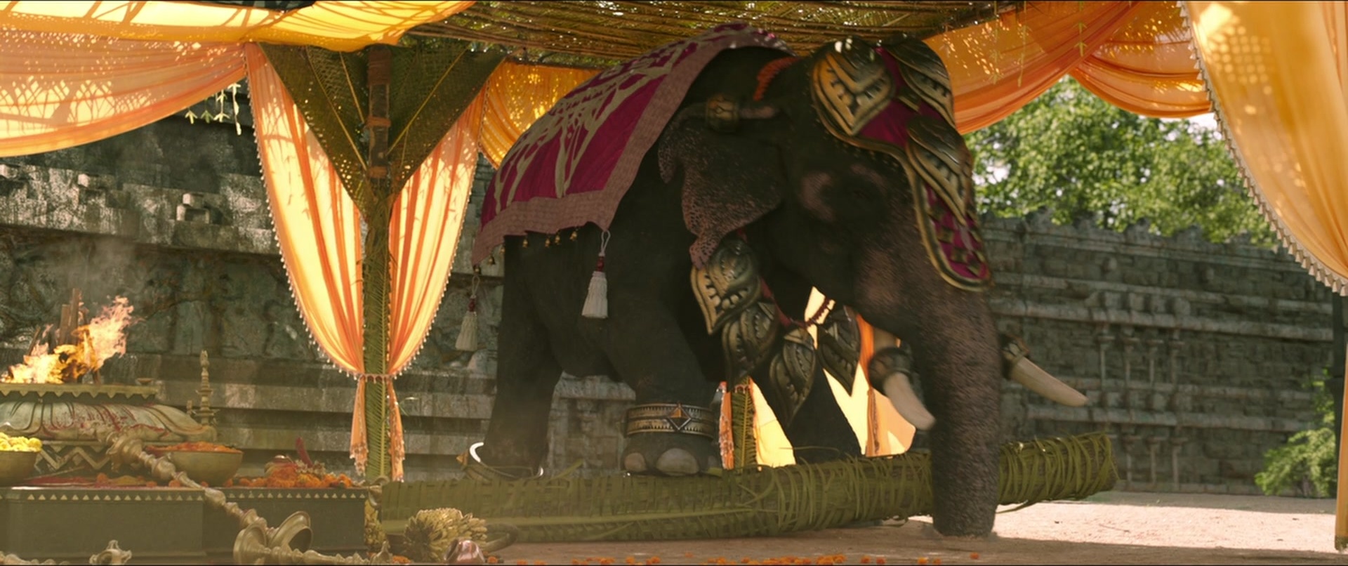 Bãhubali 2: The Conclusion (2017), wide, 2.38:1 — film still