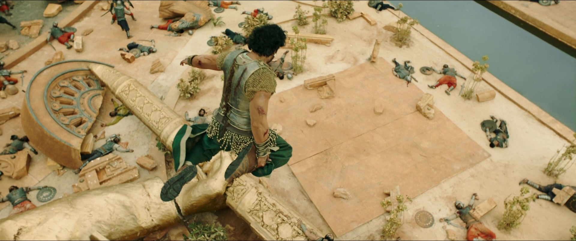 Bãhubali 2: The Conclusion (2017), wide, 2.38:1 — film still